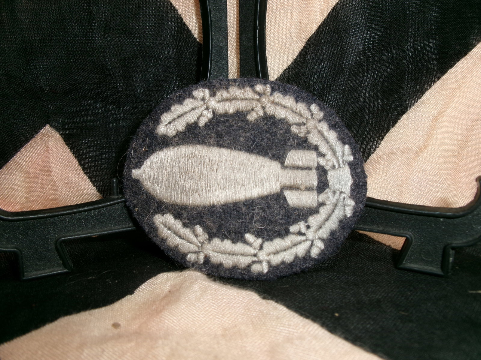 WWII German Kriegsmarine Minesweeper War Badge (Cloth Variant) (1 of 3)