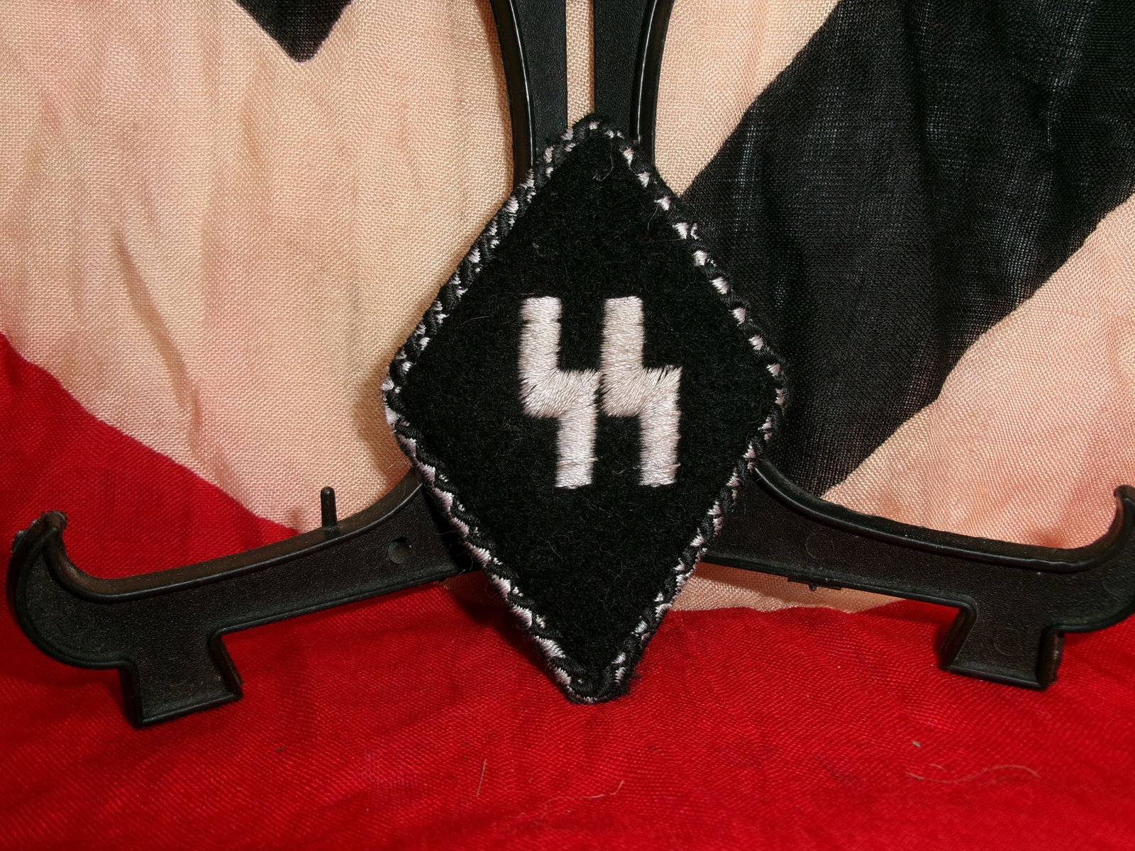 WWII Waffen-SS Membership Badge (RZM Tagged, Cloth Construction) (1 of 3)