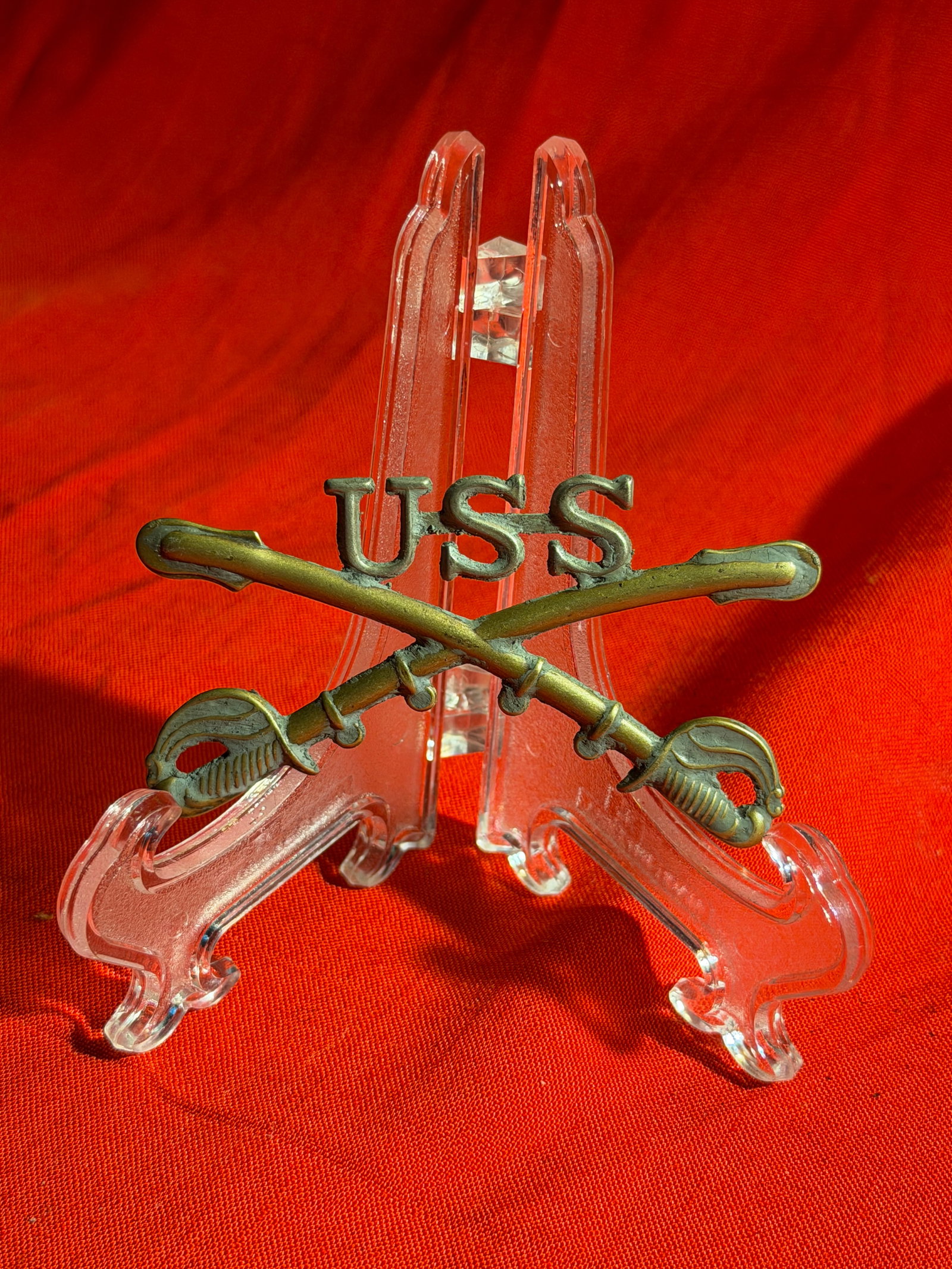 Civil War Era “USS?? Cavalry Crossed Sabers Headgear Badge (1 of 3)