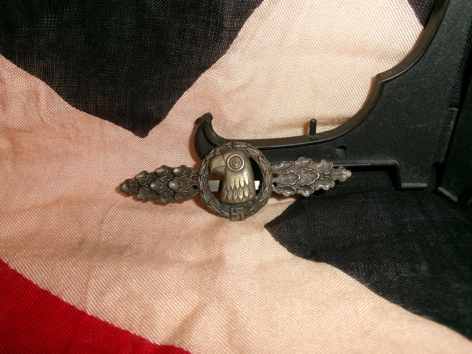 WWII German Luftwaffe Flak Badge (Anti-Aircraft Artillery Award) (1 of 3)