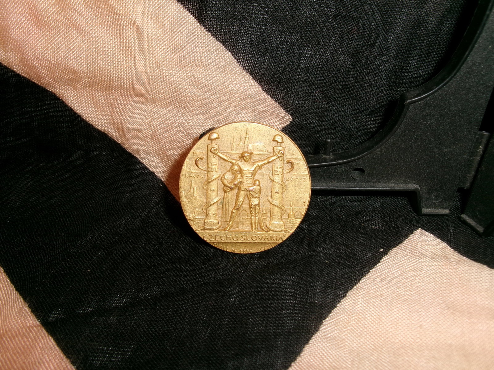 WWII Allied Czechoslovakia Liberation Commemorative Medal (1 of 4)