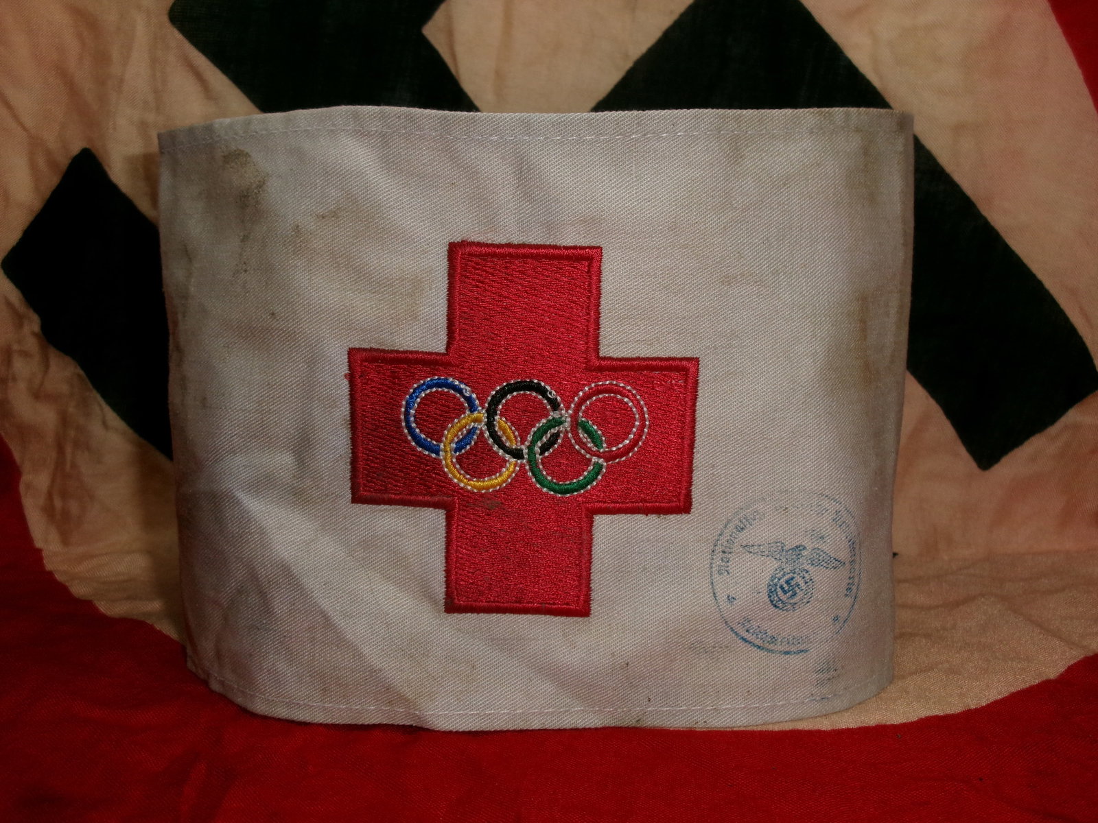WWII German Red Cross Olympic Armband (Deutsches Rotes Kreuz – Olympic Variant) With Inspection (1 of 5)
