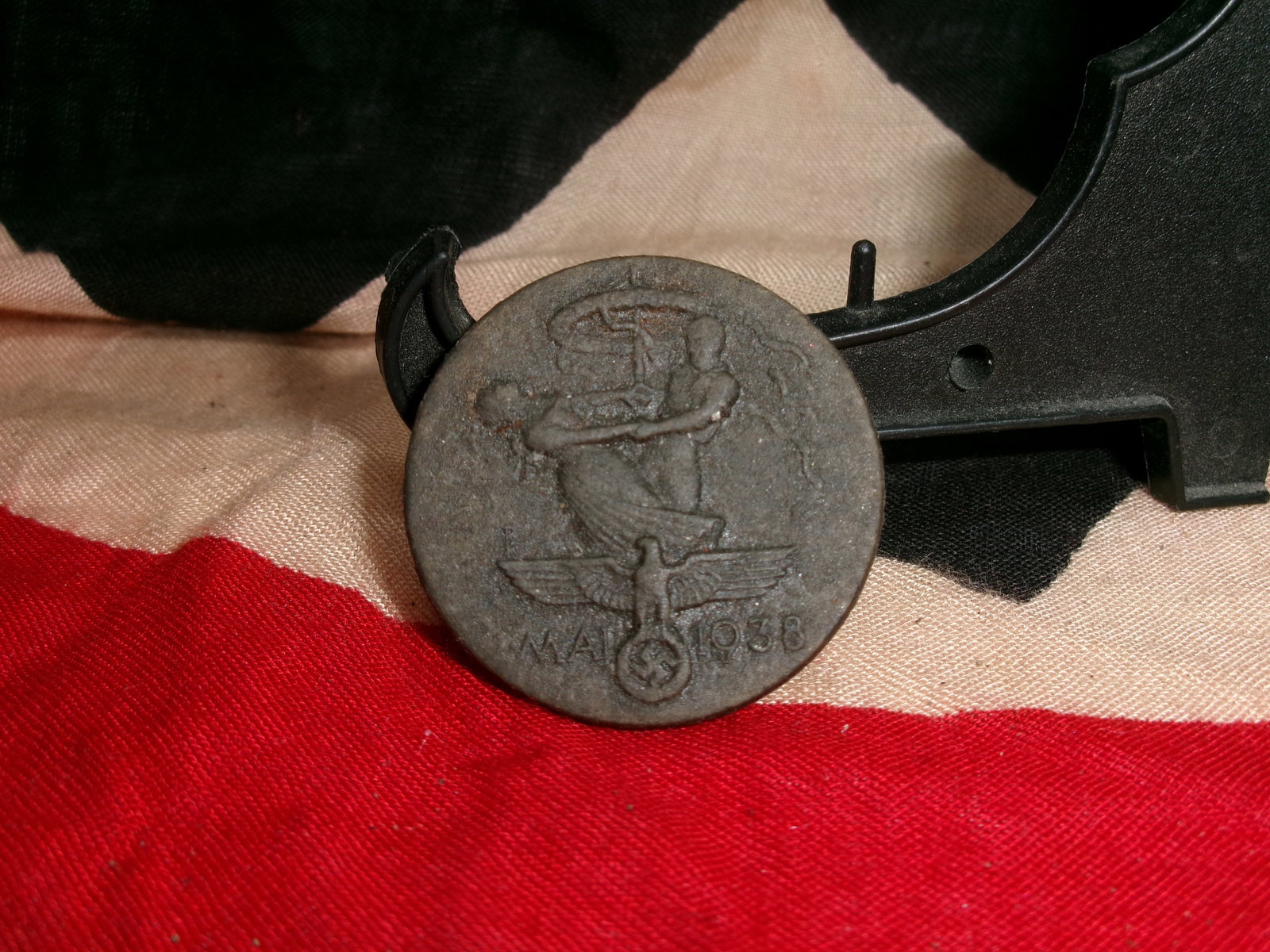 WWII German “Tag der Arbeit?? (May Day) Commemorative Badge, 1938 (1 of 3)