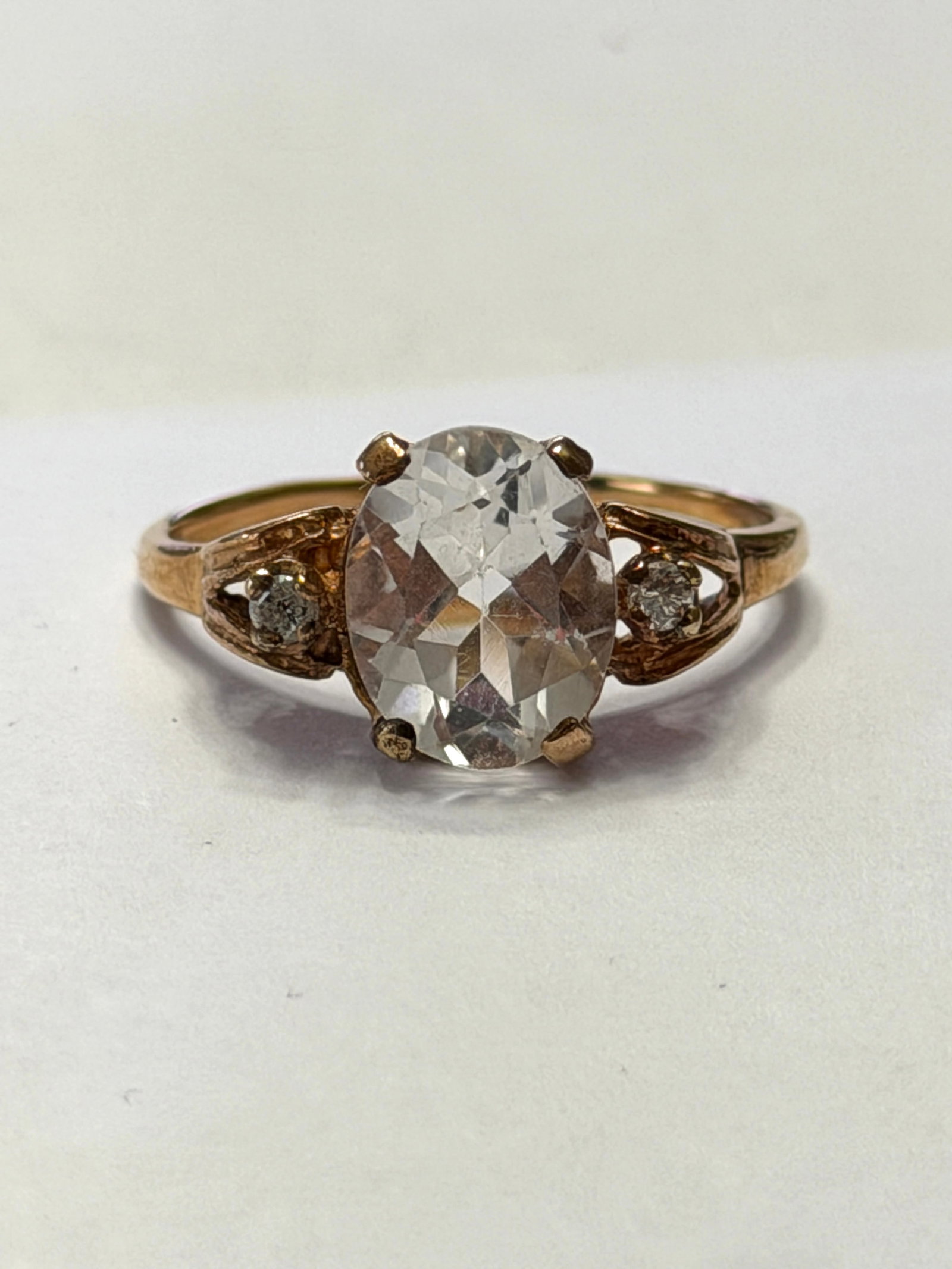 Vintage 10K Gold White Stones Ladies Ring Sz 8 (1 of 4)