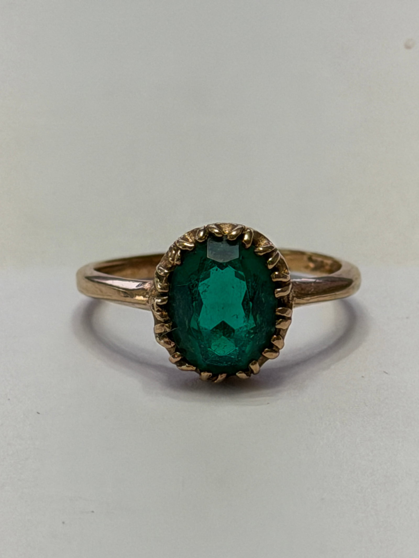 Retro 10K Gold Emerlad Style Green Stone Cocktail Ring Sz 5 (1 of 3)