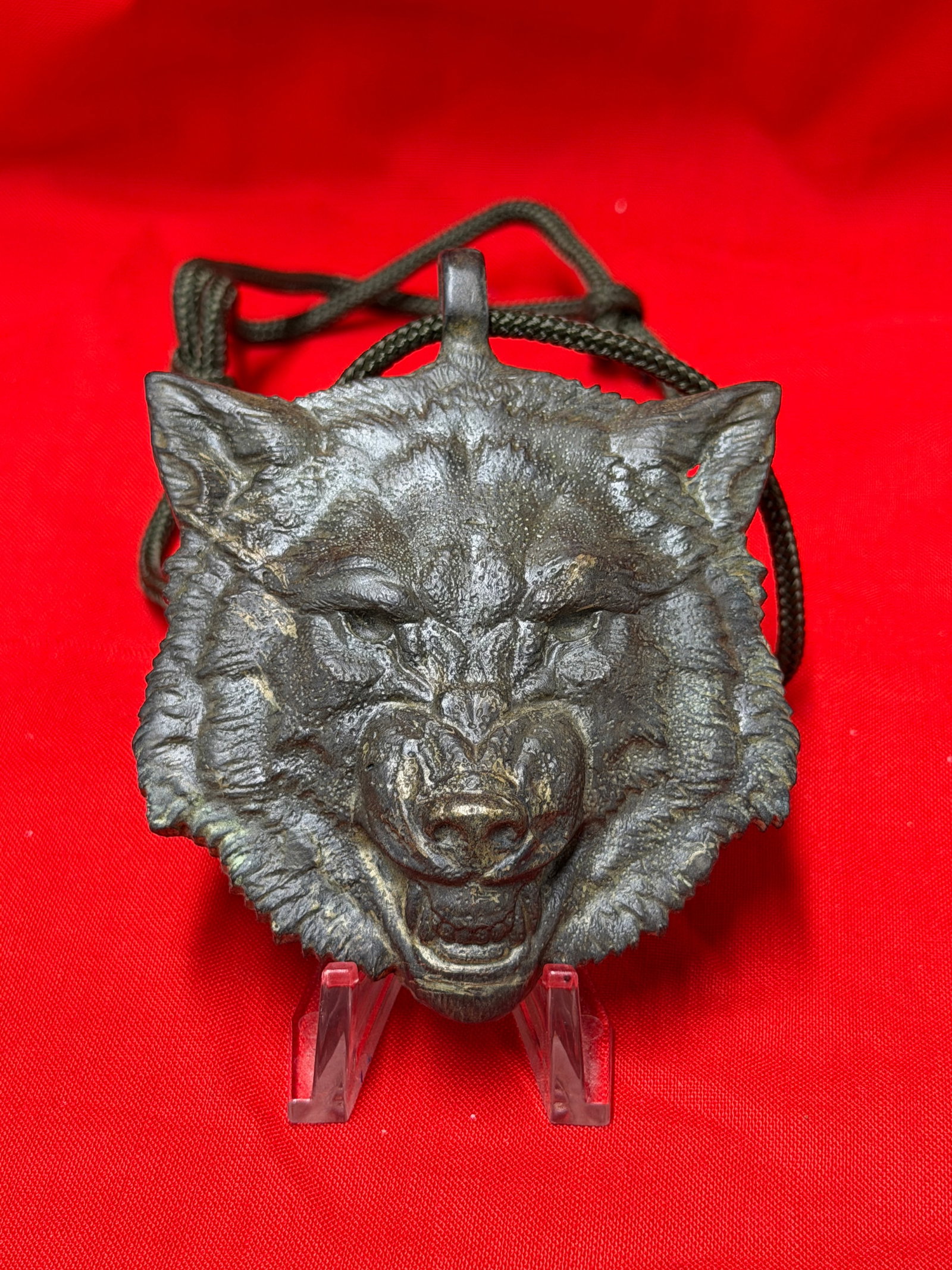 WWII German Waffen-SS Officer Wolf Head Pendant Necklace (1 of 4)
