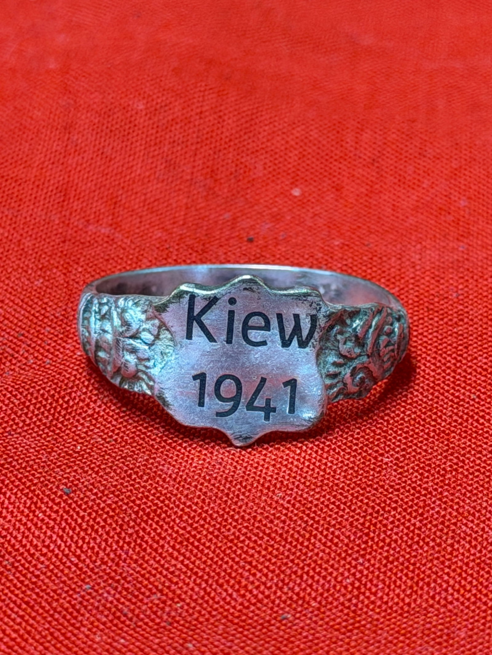 WW2 German Kiev 1941 Engraved Ring with Decorative Side Detail: To Be Uploaded