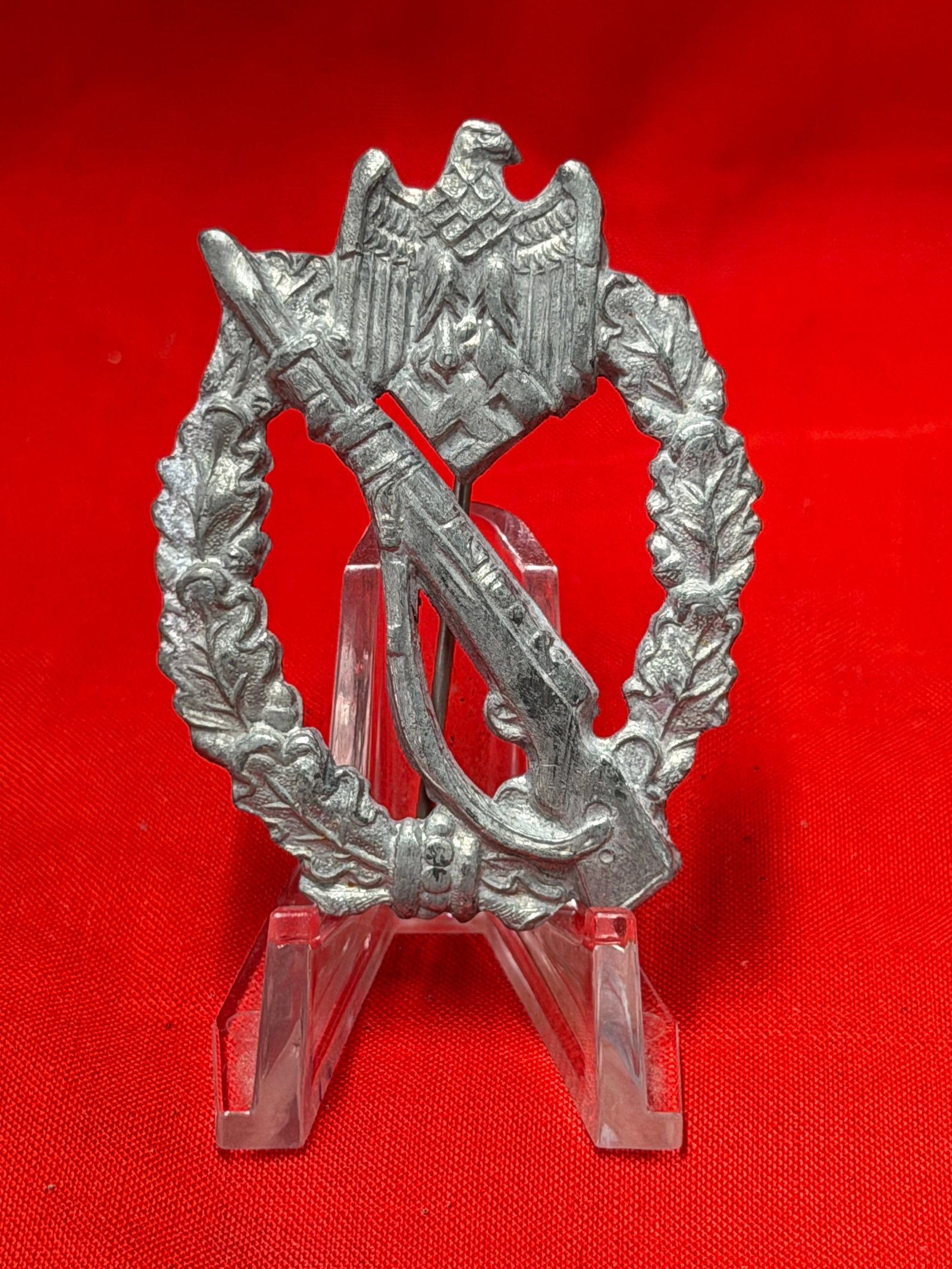 WW2 German Infantry Assault Badge Style Metal Combat Award Pin (1 of 3)