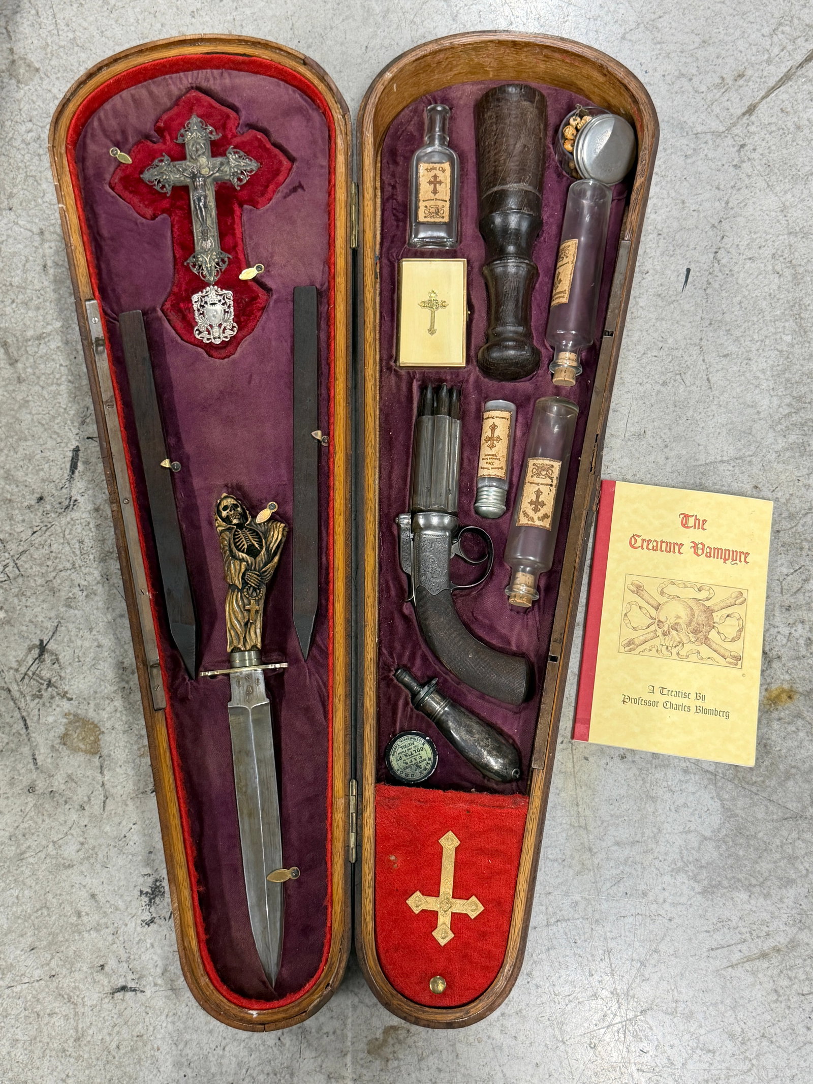 1800's Professor Charles Blomberg Identified Vampire Hunting Kit in Coffin Case (1 of 18)