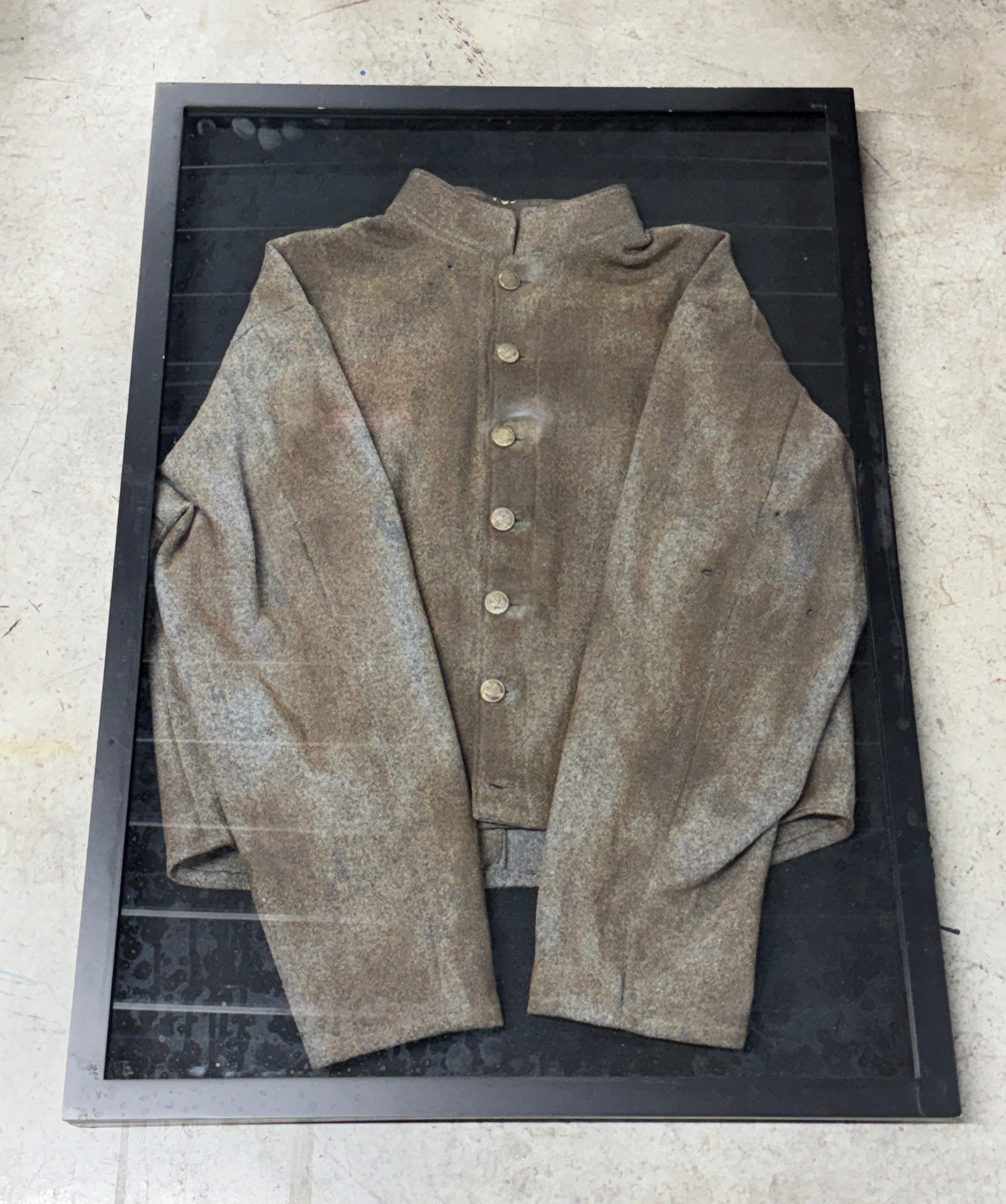 Framed Civil War Confederate CSA Gray Wool Uniform Jacket With CSA Buttons (1 of 8)