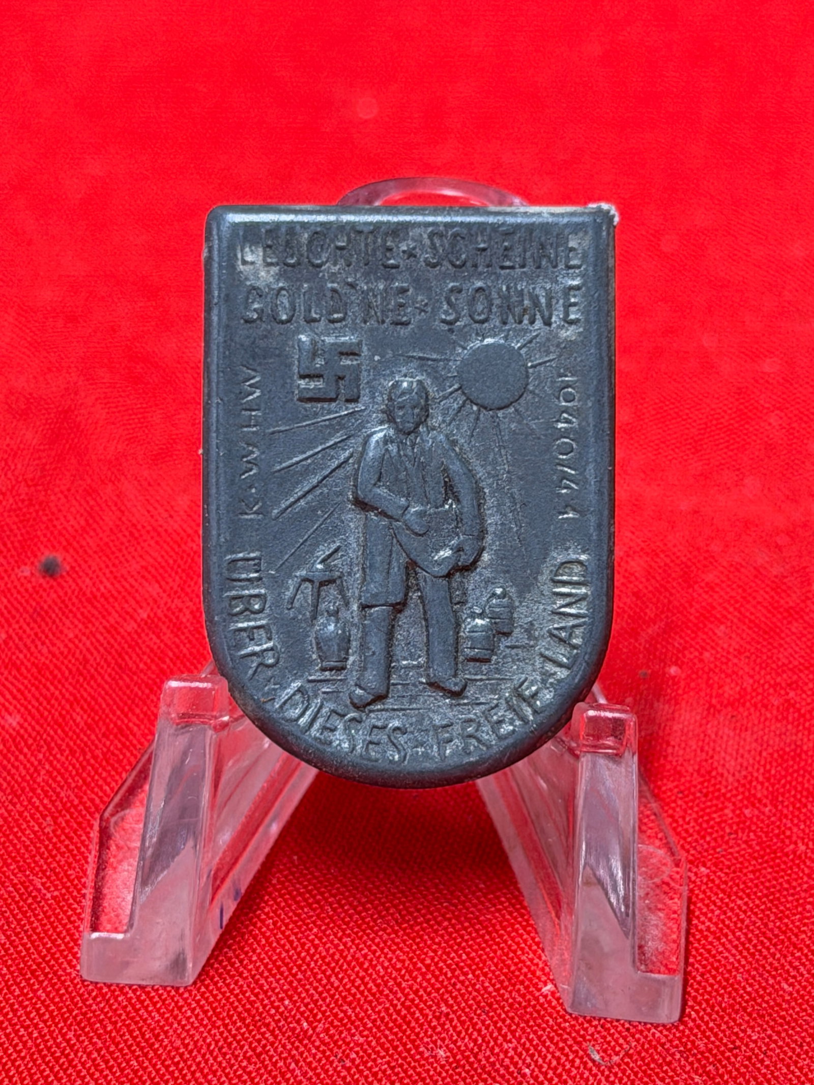 WW2 German Winter Relief Fund Tinnie Badge “Leuchte Sonne Über Dieses Freie Land (1 of 3)