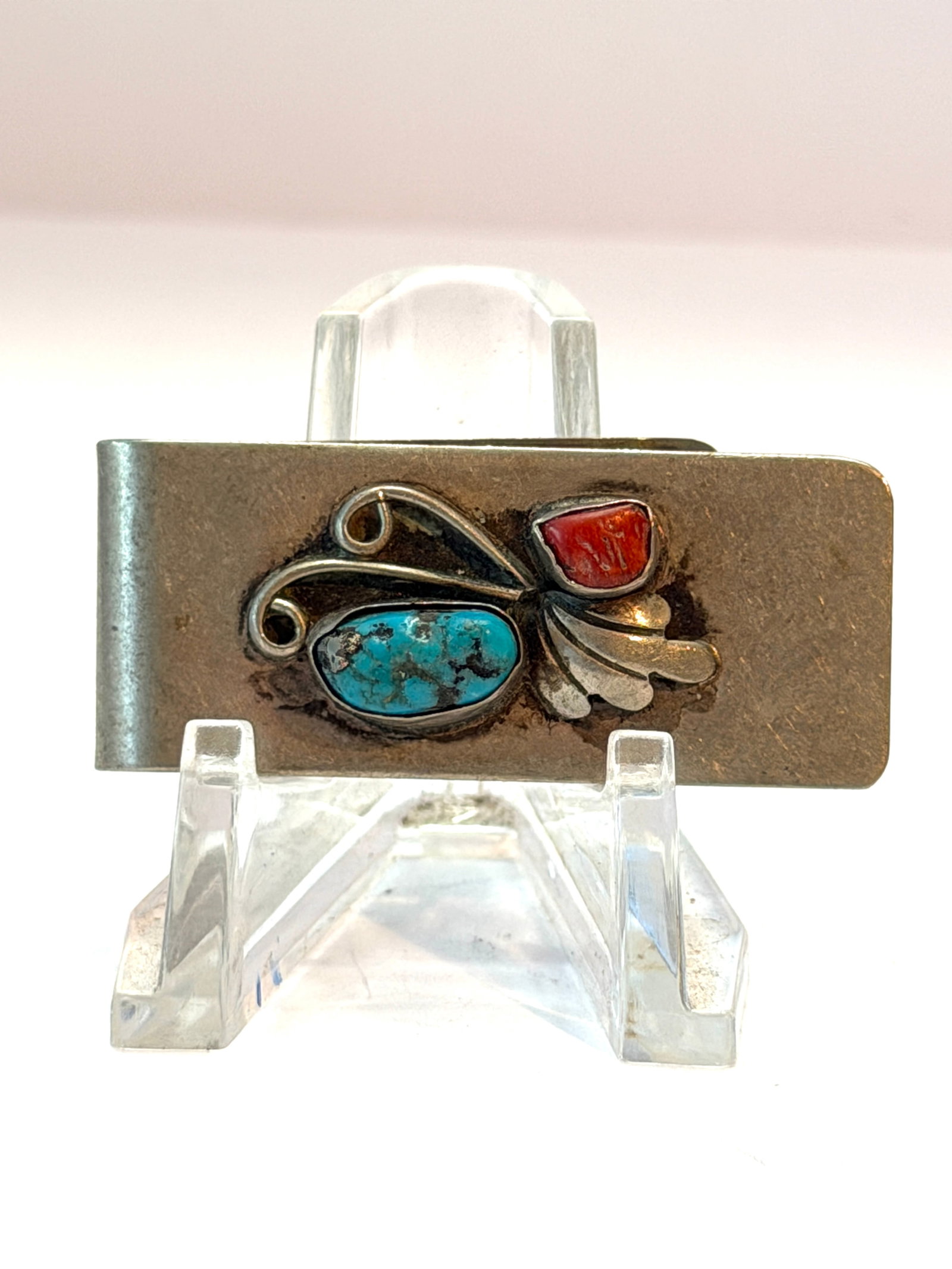 Southwestern Sterling Silver Turquoise Coral Money Clip Native American Style: Southwestern sterling silver money clip featuring a handcrafted turquoise and red coral floral design appliqué. The front showcases a natural turquoise cabochon paired with a coral accent accente