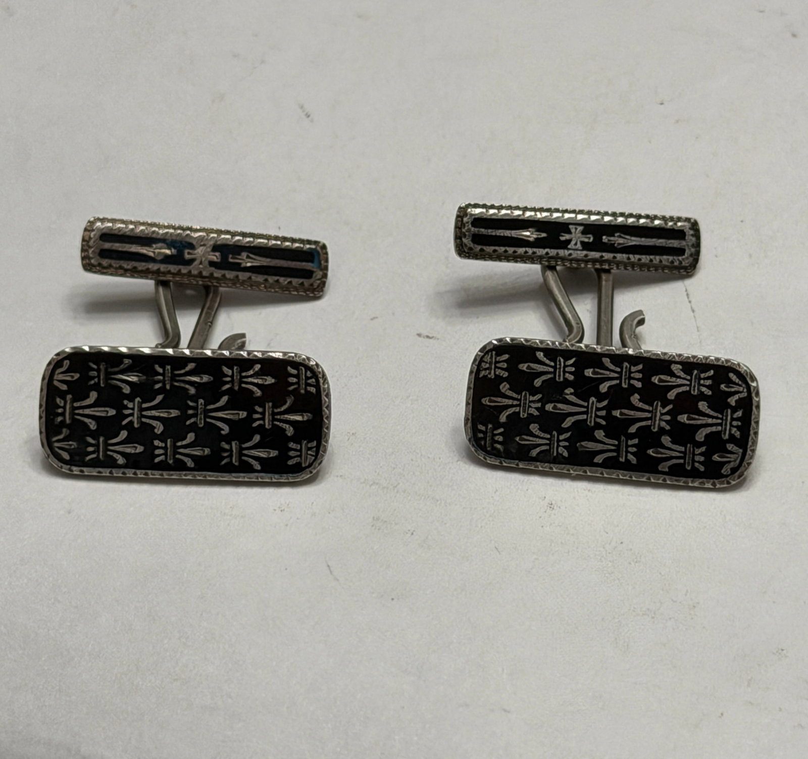 Vintage Sterling Silver Damascene Cufflinks ? Black Enamel Geometric Pattern ? Signed ?Sterling?: Vintage sterling silver damascene-style cufflinks featuring finely detailed silver inlay patterns over glossy black enamel backgrounds in a sleek rectangular design. Each cufflink displays intricate r