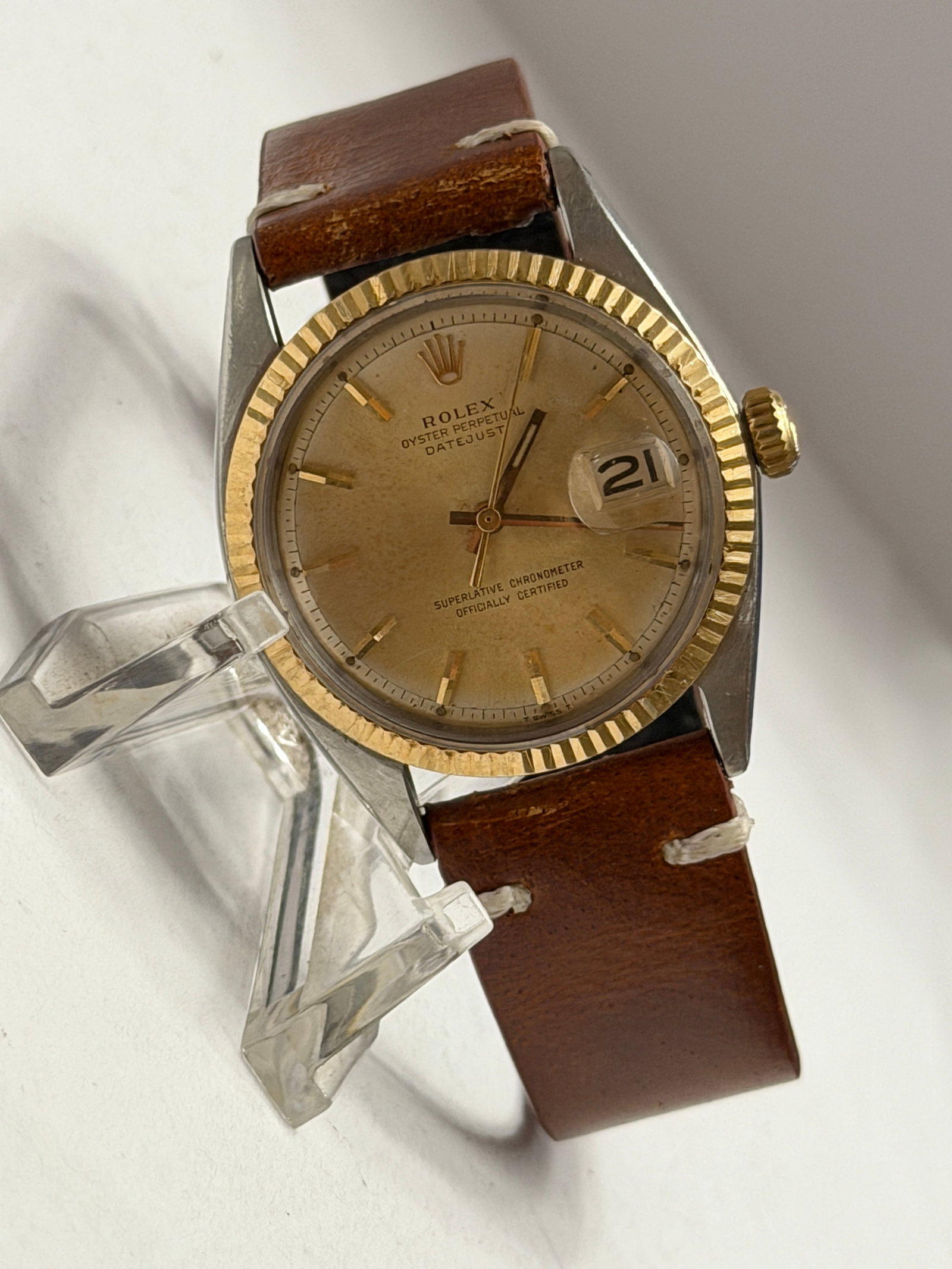 Vintage Rolex Oyster Perpetual Datejust Ref 1601 Men?s Automatic Watch c.1964: Vintage Rolex Oyster Perpetual Datejust men’s wristwatch reference 1601 featuring stainless steel case with yellow gold fluted bezel, champagne dial with applied gold tone hour markers, acrylic 