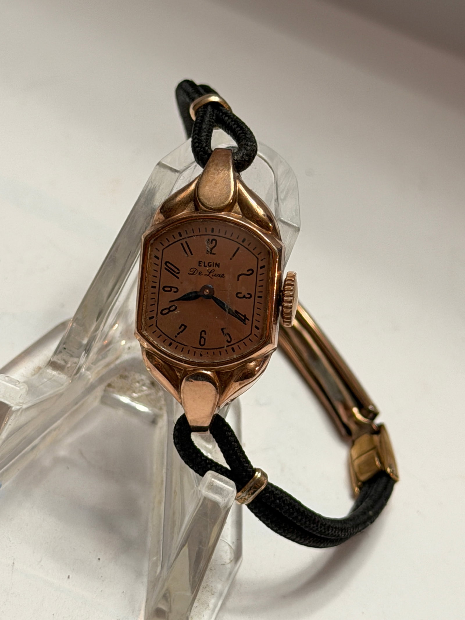 Vintage Elgin De Luxe Ladies Rose Gold Tone Wristwatch (1 of 3)