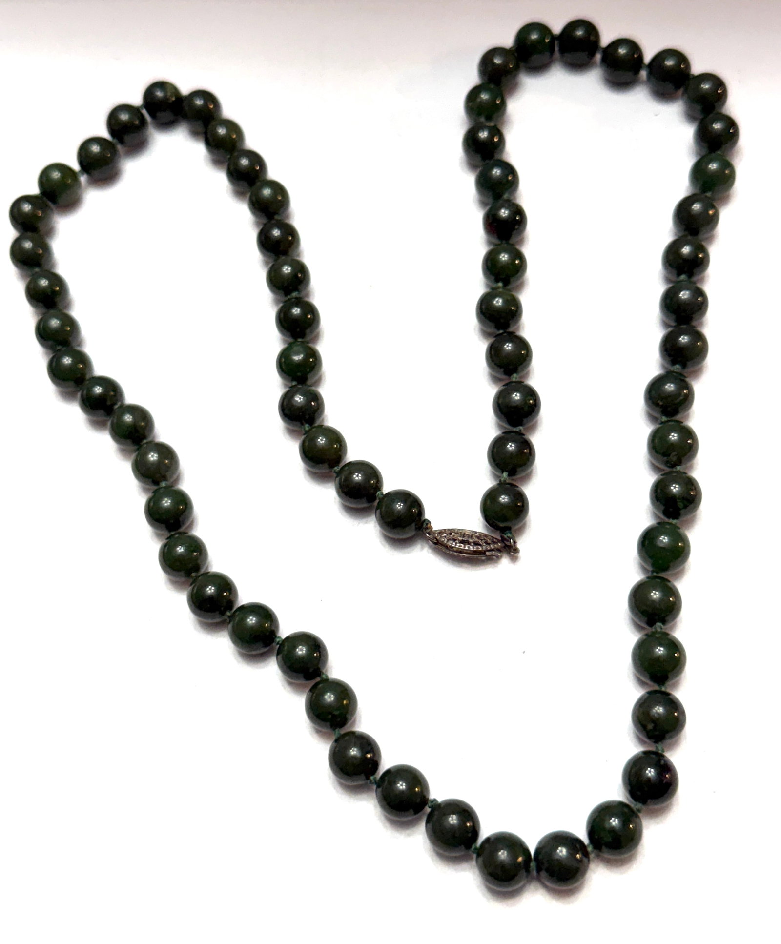 Vintage Dark Green Jade Nephrite Bead Necklace 14K Gold Clasp 35.95 DWT Estate Jewelry (1 of 4)