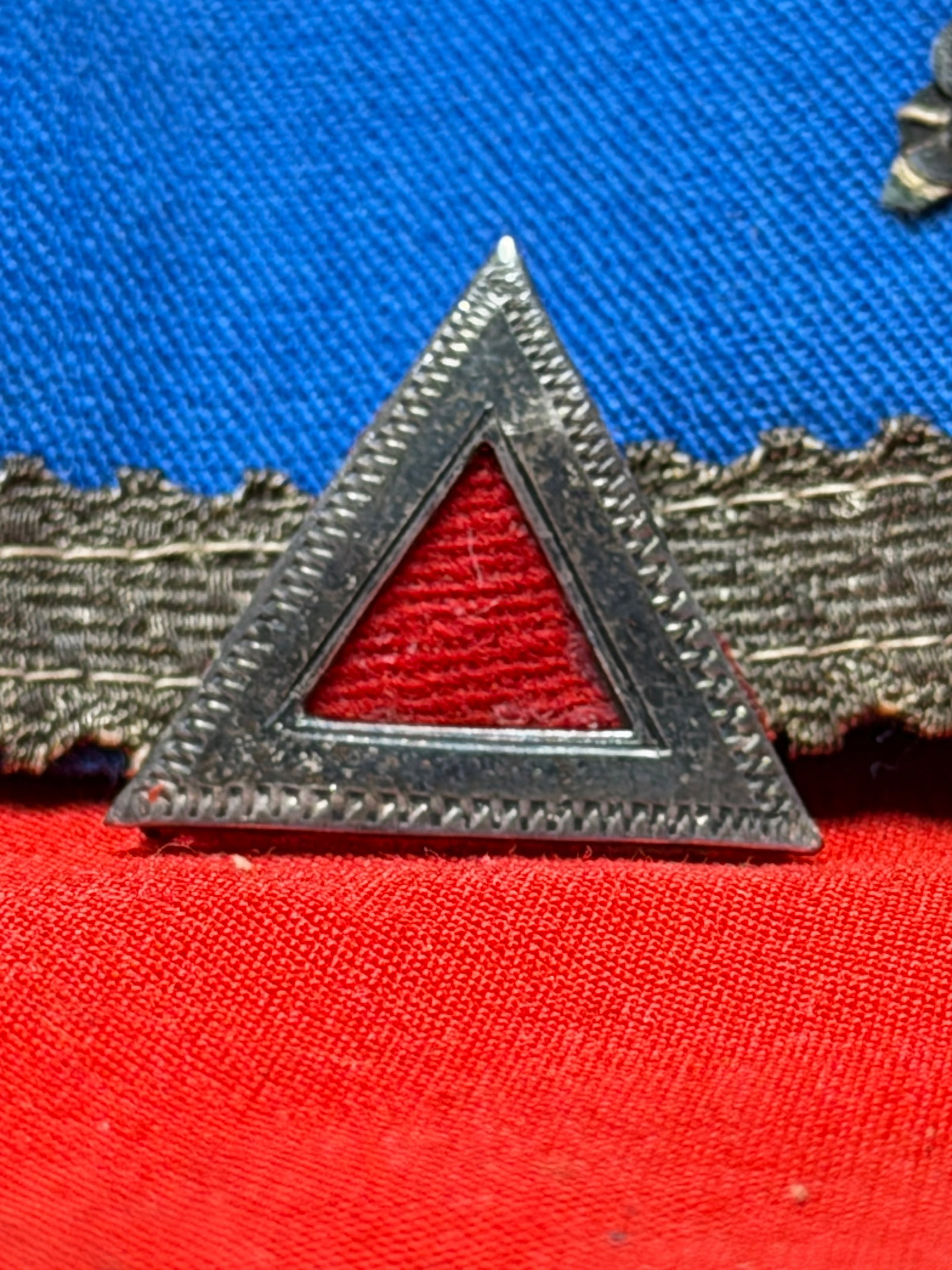 Civil War Era Style Union Army III Corps Red Triangle Hat Badge Insignia (1 of 3)
