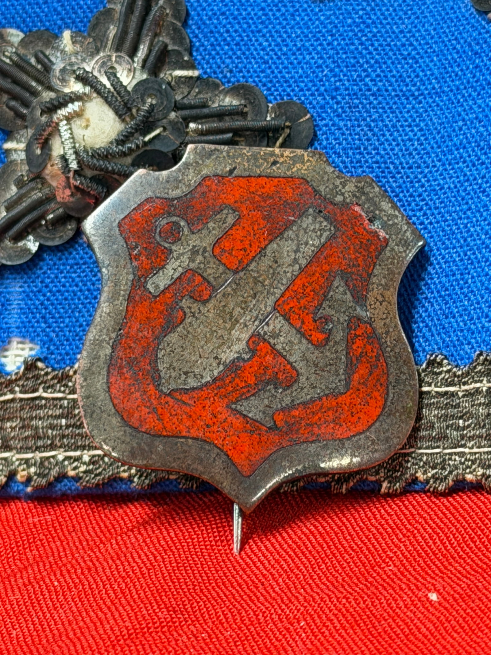 Civil War Era Style Union Army IX Corps Shield Badge Red Field Cannon & Anchor Insignia (1 of 3)