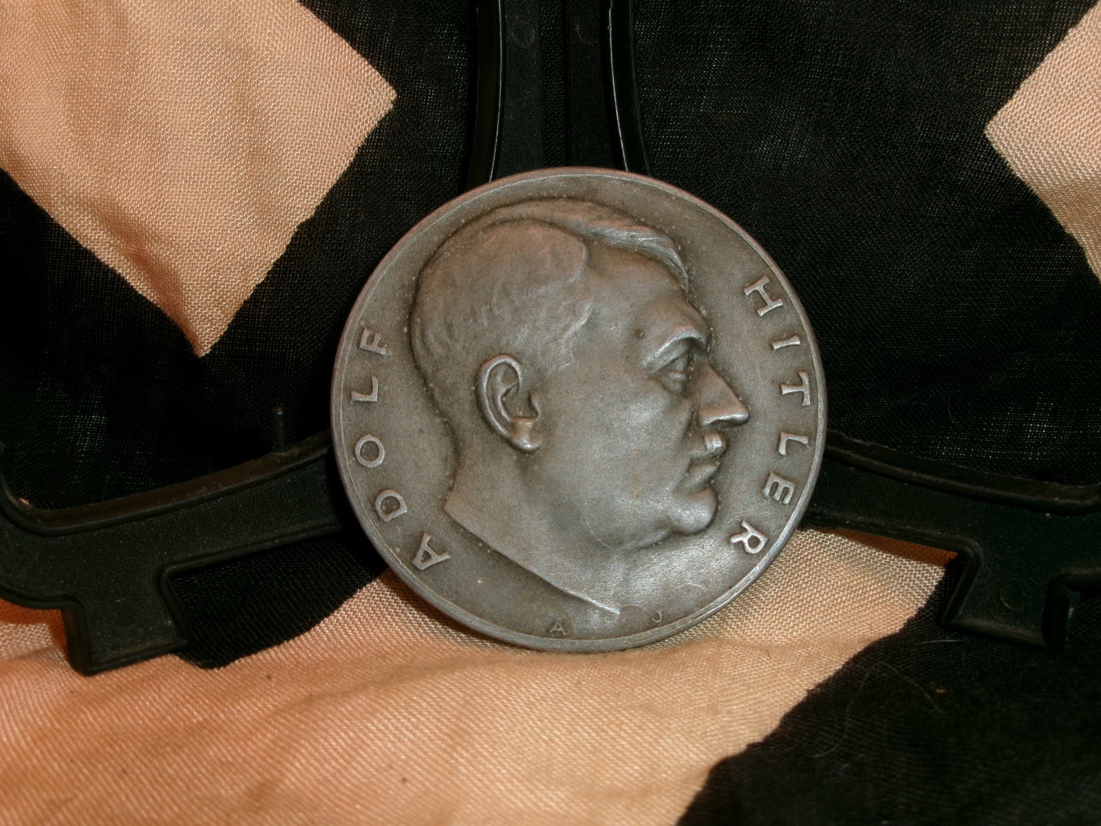 WWII German Adolf Hitler 10-Year Service Commemorative Medal (1 of 4)