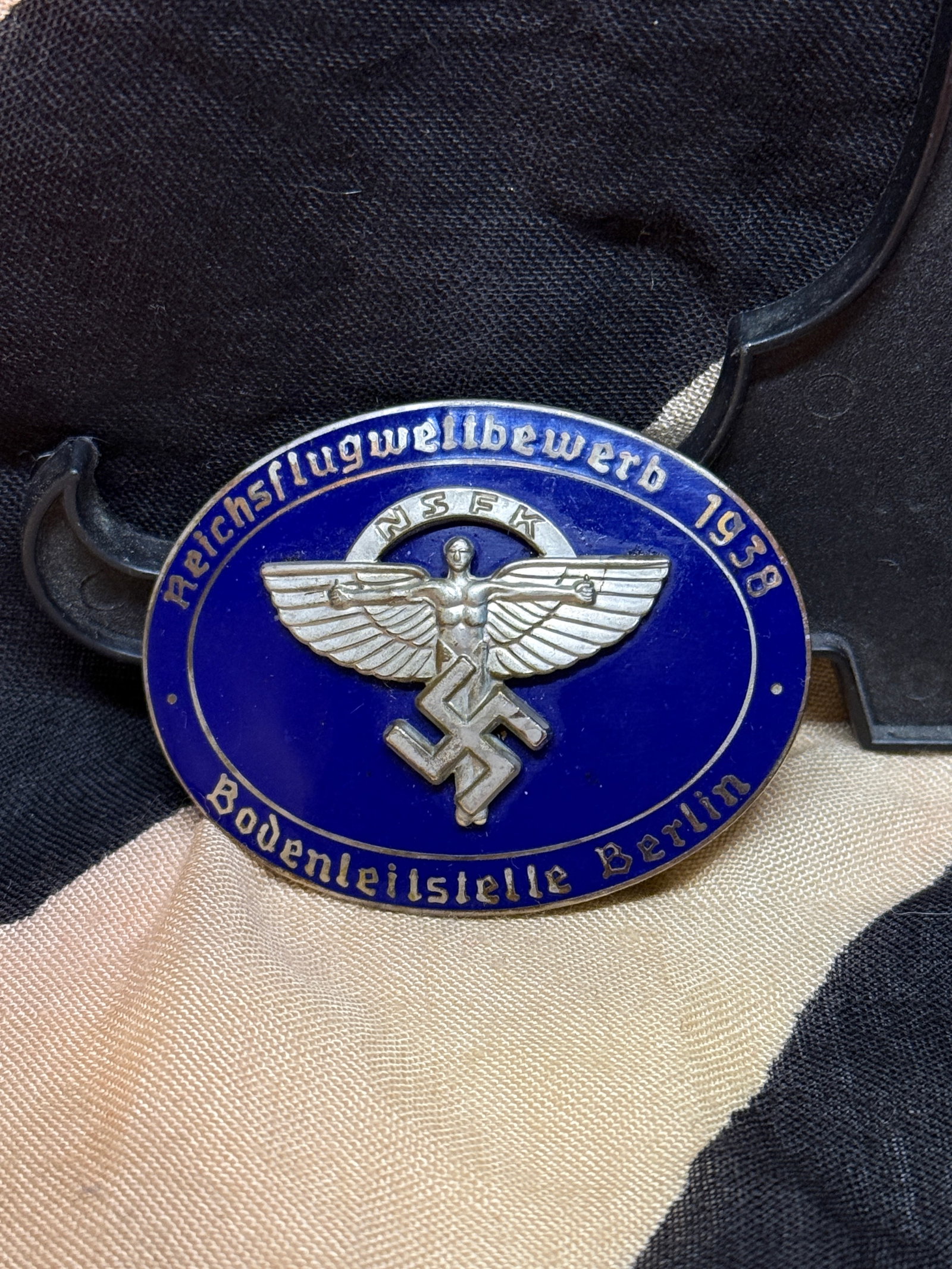 1938 German NSFK Reich Flight Competition Badge – Rob. Neff Berlin W57 (1 of 3)