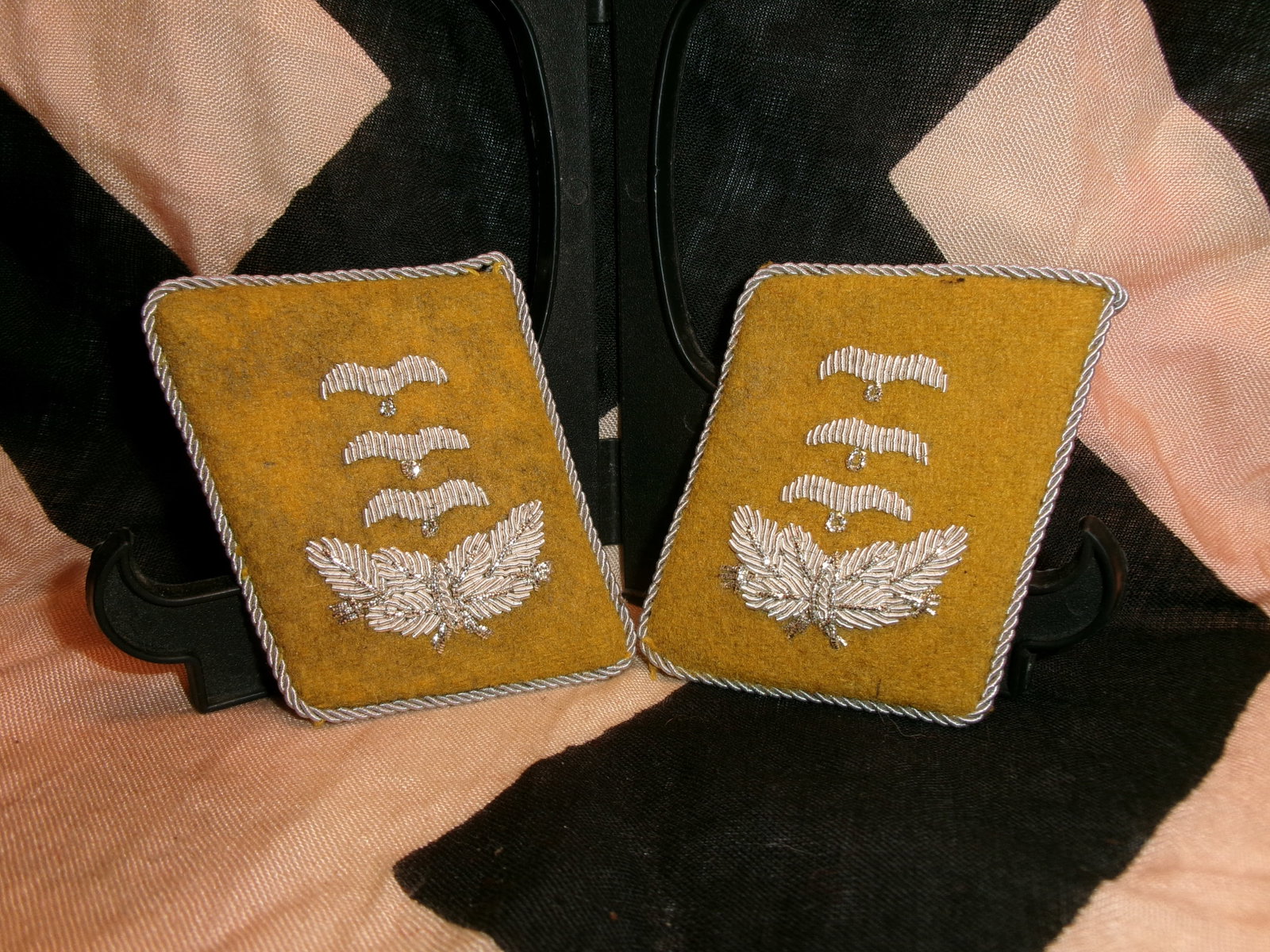 WWII German Luftwaffe Tropical Uniform Collar Tabs Pair With RZM Paper Tag (1 of 4)