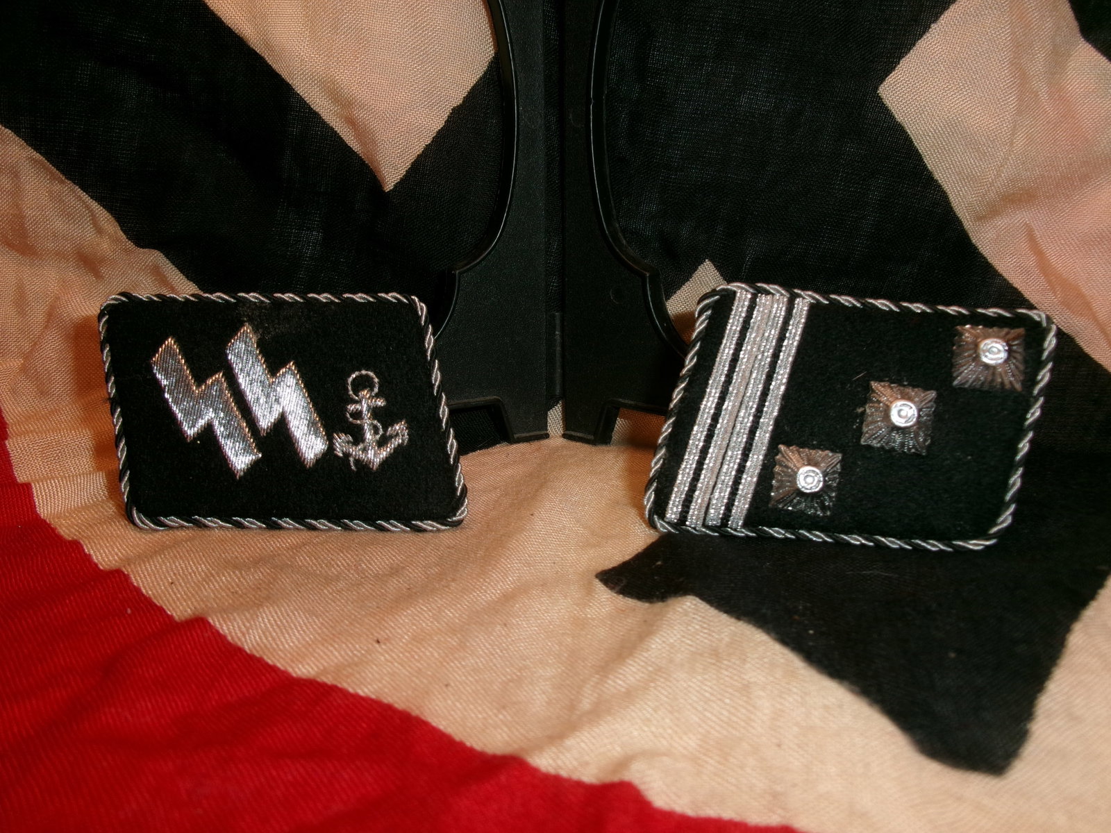 WWII German Waffen-SS Coastal Artillery Collar Tabs With RZM Paper Tag (1 of 4)