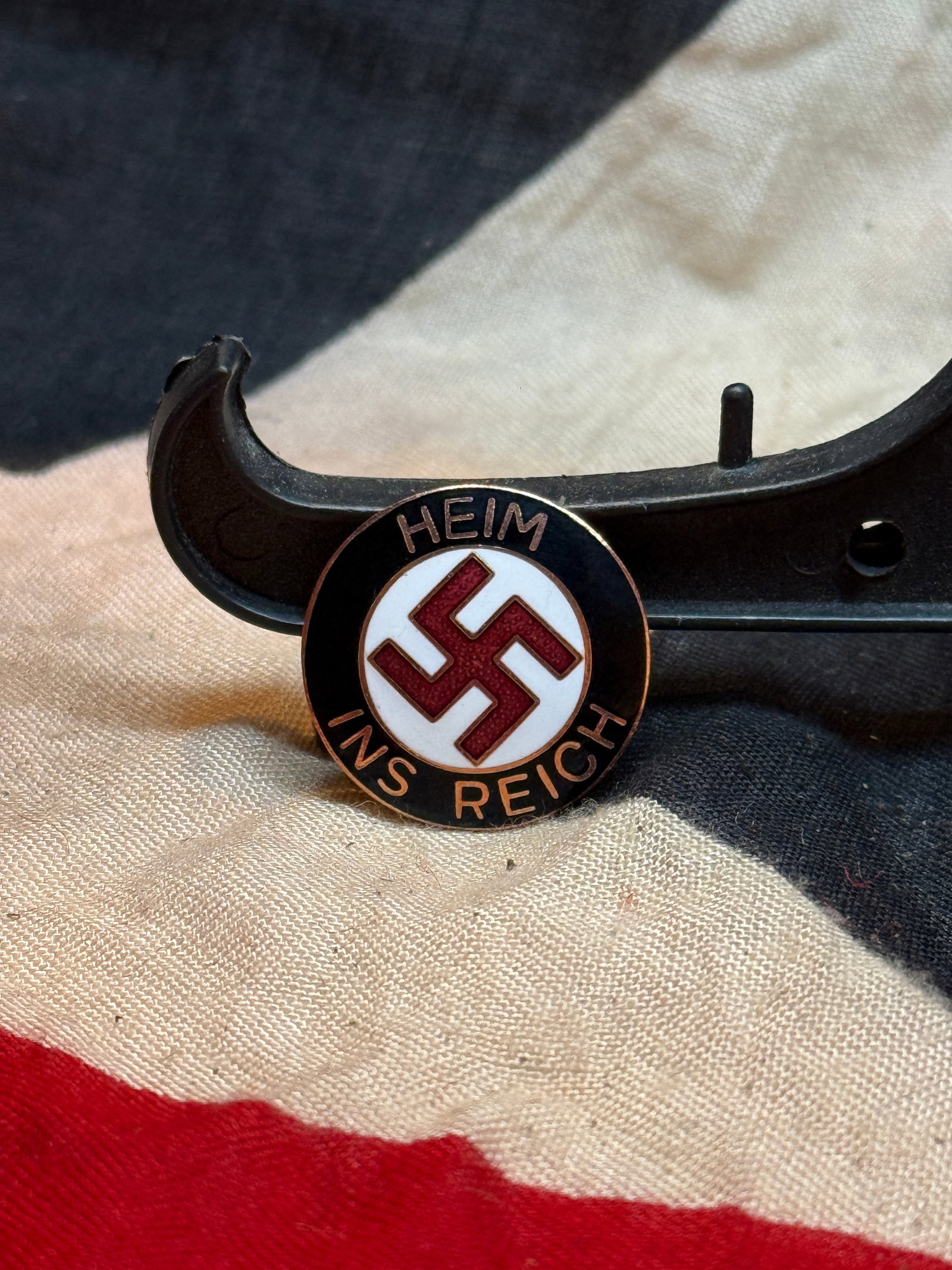 WWII German “Heim Ins Reich?? Propaganda Pinback Badge By F.R. (1 of 4)