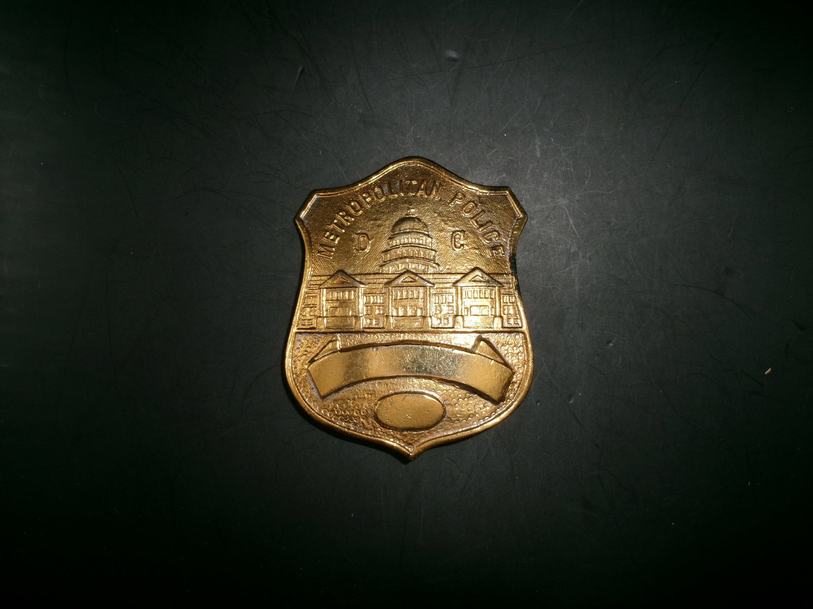 Vintage Metropolitan Police D.C. Commemorative Badge Pin (1 of 4)