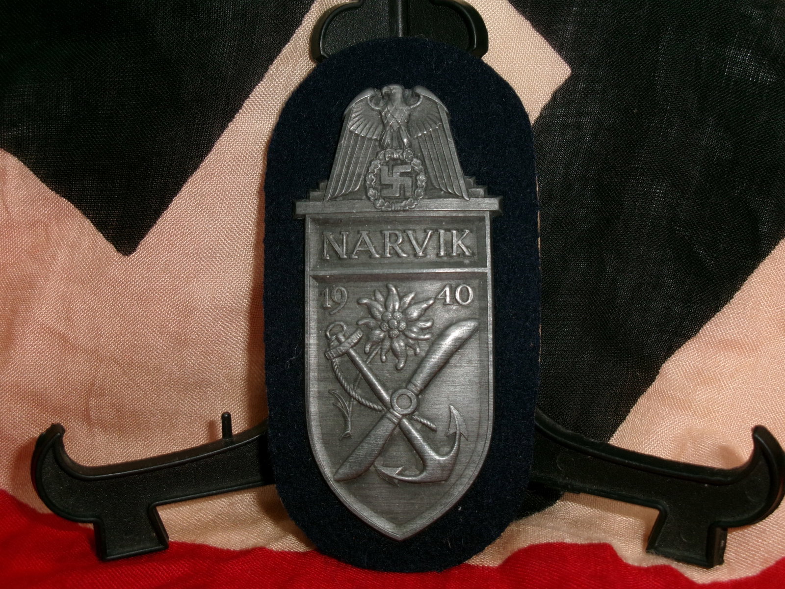 WWII German Narvik Campaign Shield (Narvikschild) Sleeve Award (1 of 3)