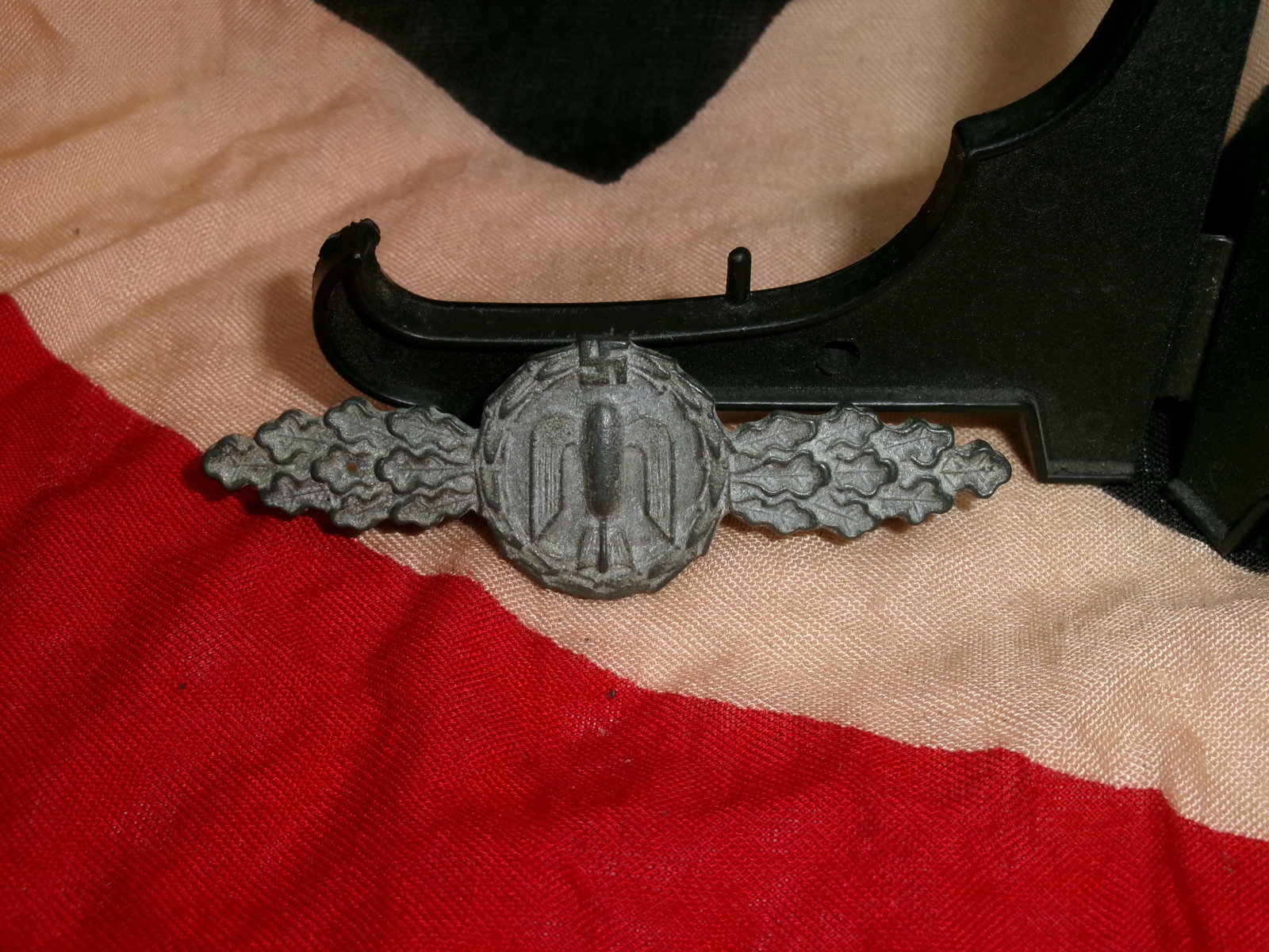 WWII German Naval Minesweeper War Badge Style Pinback Badge (1 of 3)