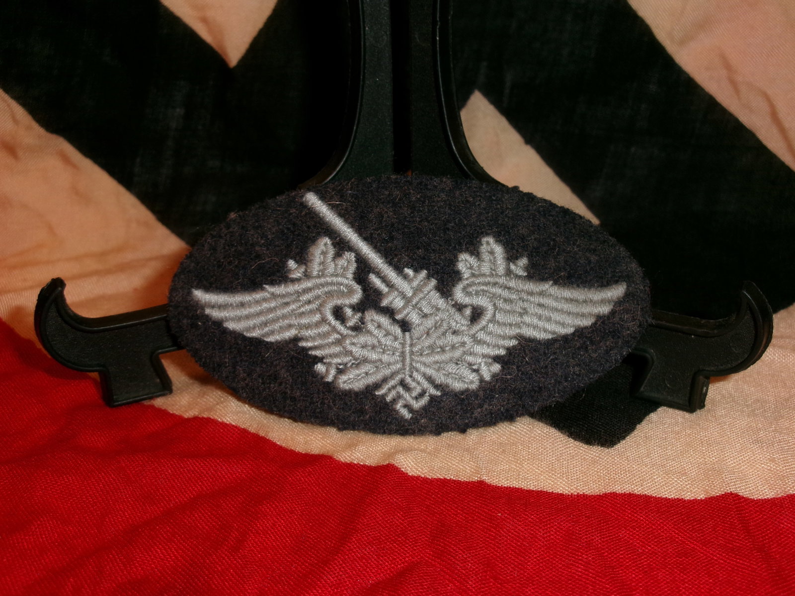 WWII German Luftwaffe Embroidered Qualification Insignia Patch (1 of 3)