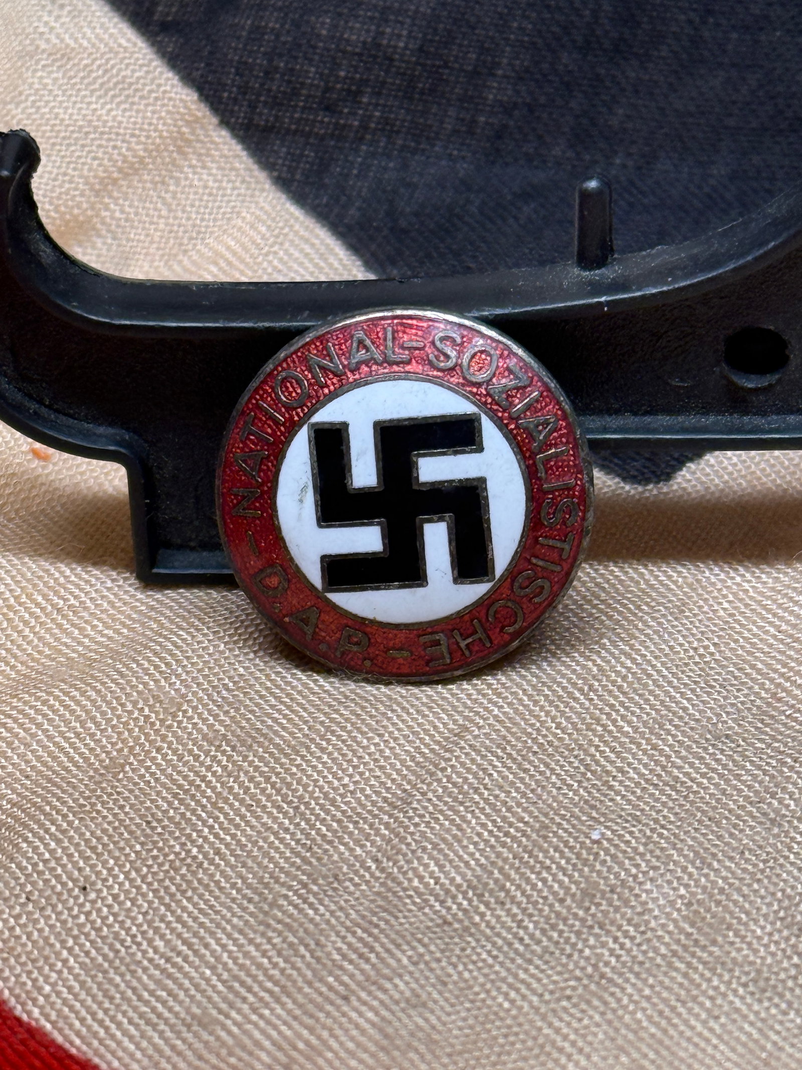 WWII German NSDAP Party Membership Badge Marked M1/129 (1 of 3)