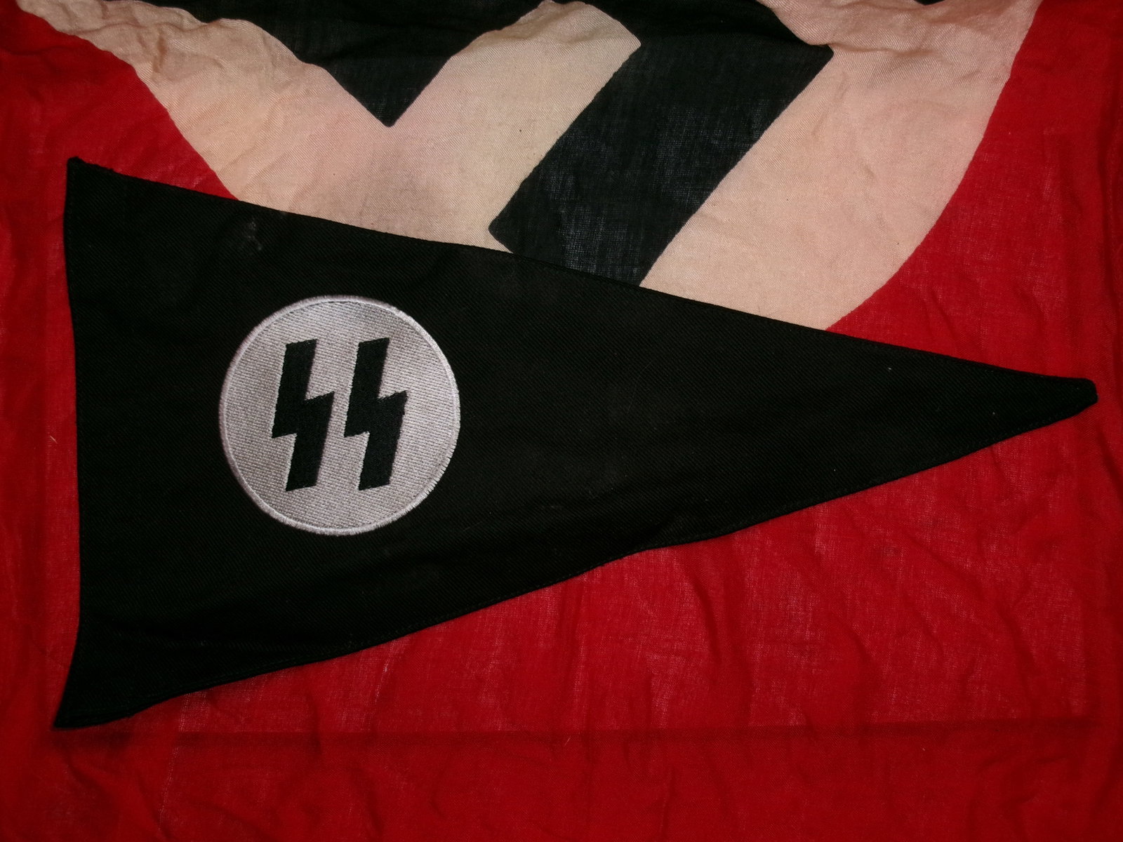 WWII German Waffen-SS Ceremonial Car Pennant (1 of 3)