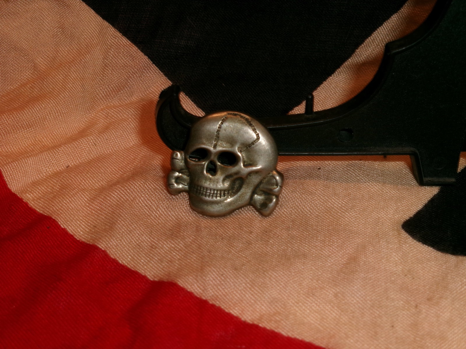 WWII German SS Totenkopf Skull Badge by Deschler & Sohn (1 of 4)