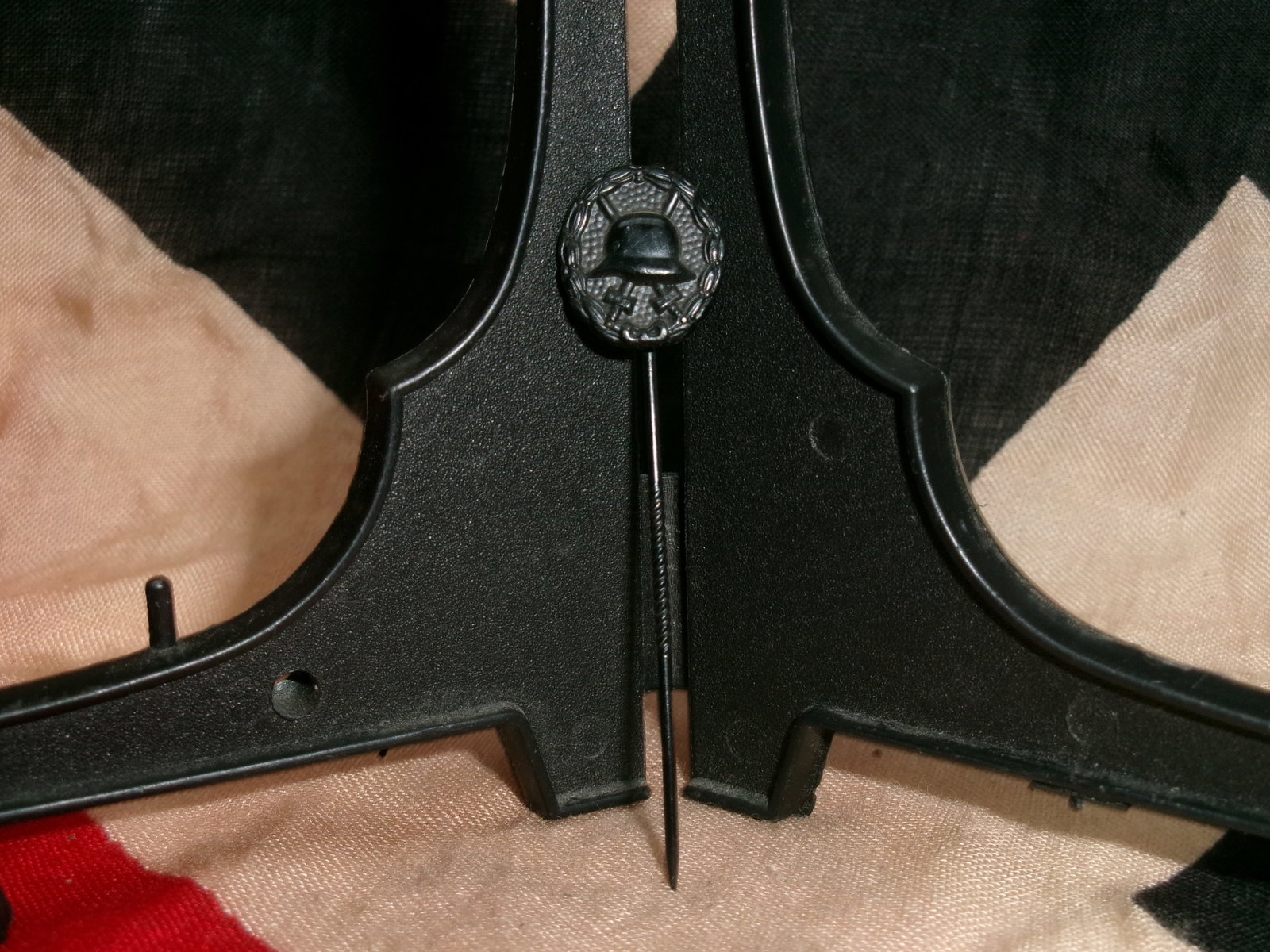 WWII German Black Wound Badge Stickpin (1 of 5)