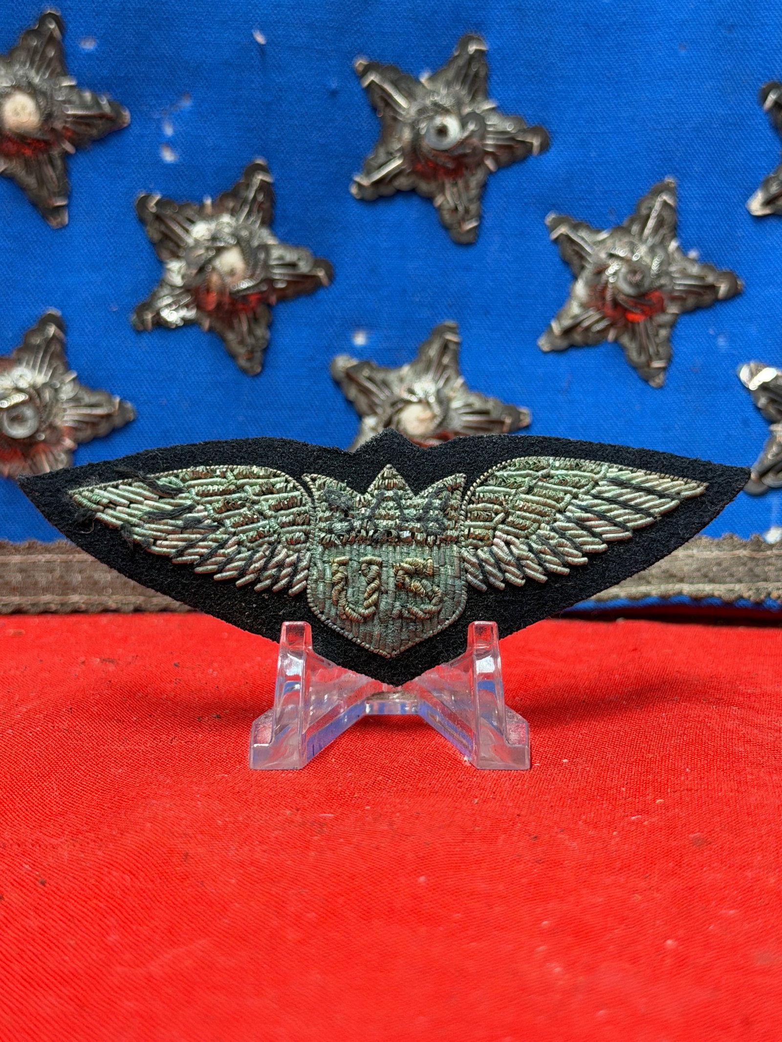 World War I U.S. Bullion Aviator Wings Patch on Black Wool Backing (1 of 4)