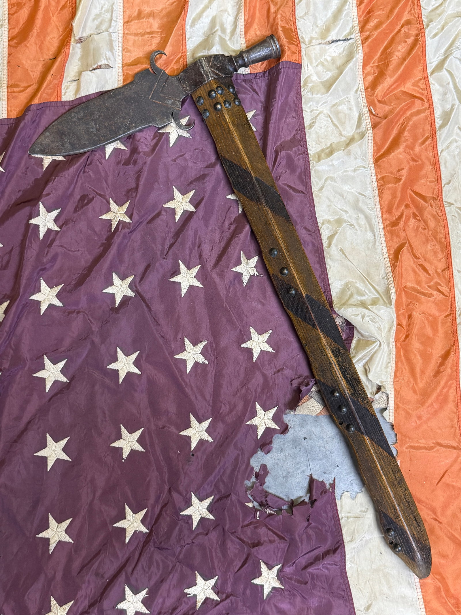 1800's Native American Pipe Tomahawk Attributed to Sioux (Lakota) Tradition (1 of 10)