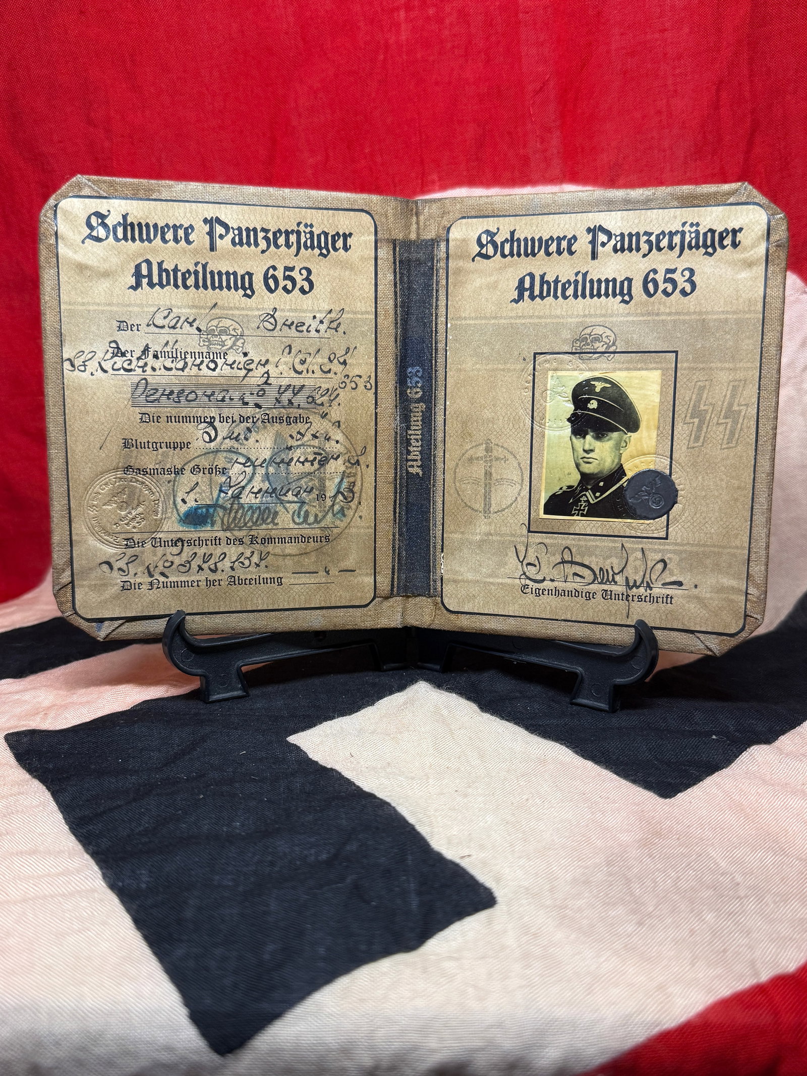 World War II German schwere Panzerjäger-Abteilung 653 Identification Booklet: Personal identification booklet issued to a member of schwere Panzerjäger-Abteilung 653 (Heavy Tank Destroyer Battalion 653), one of the Wehrmacht’s most notable heavy anti-tank formations of the S