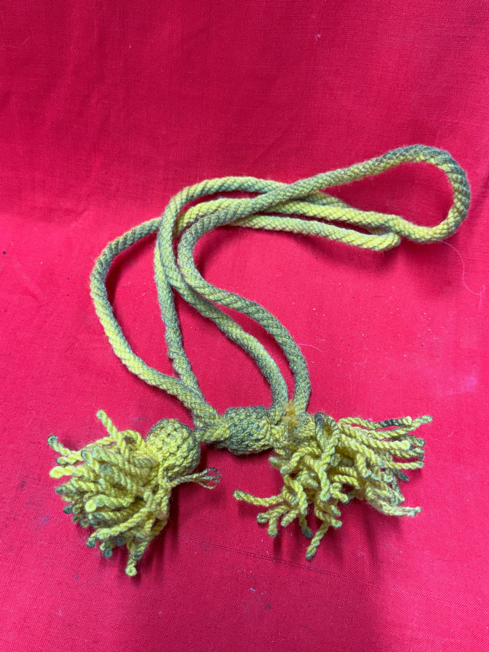 Civil War Union Cavalry Officer’s Yellow Hat Cord with Tassels: This yellow woven hat cord with matching tassels was worn on the Hardee hats and slouch hats of Union Cavalry officers during the American Civil War. Constructed of braided yellow cord, the branch col