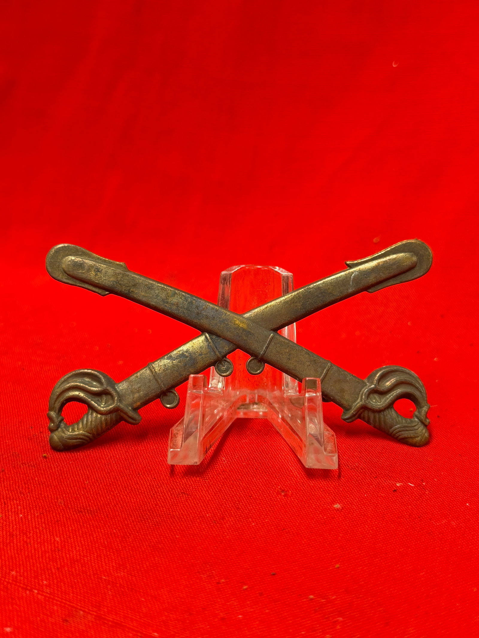 Civil War Union Cavalry Crossed Sabers Hat Insignia (1 of 3)