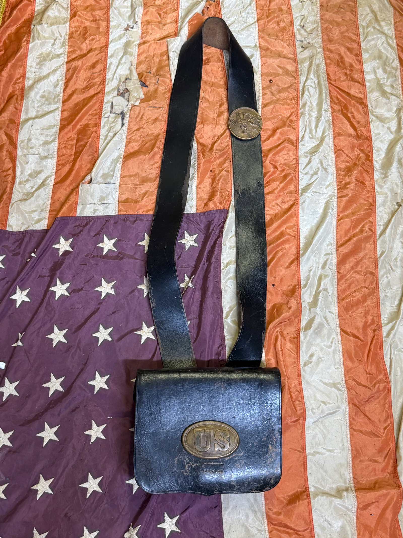 Civil War Union Infantry Leather Cartridge Box with U.S. Oval Plate & Shoulder Sling (1 of 7)