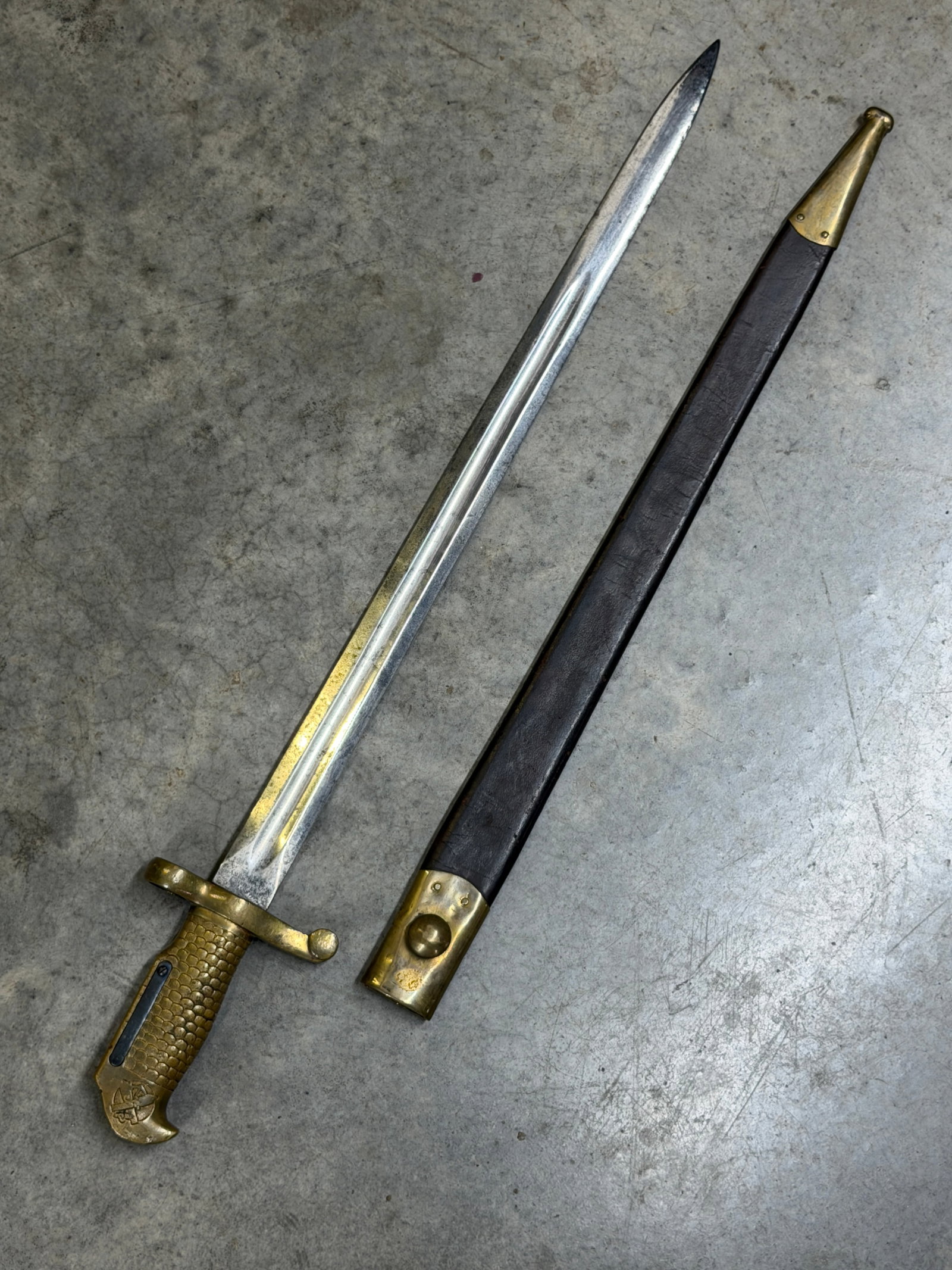 U.S. Navy Model 1870 yataghan bayonet, manufactured for use with Remington rolling block rifles. (1 of 13)