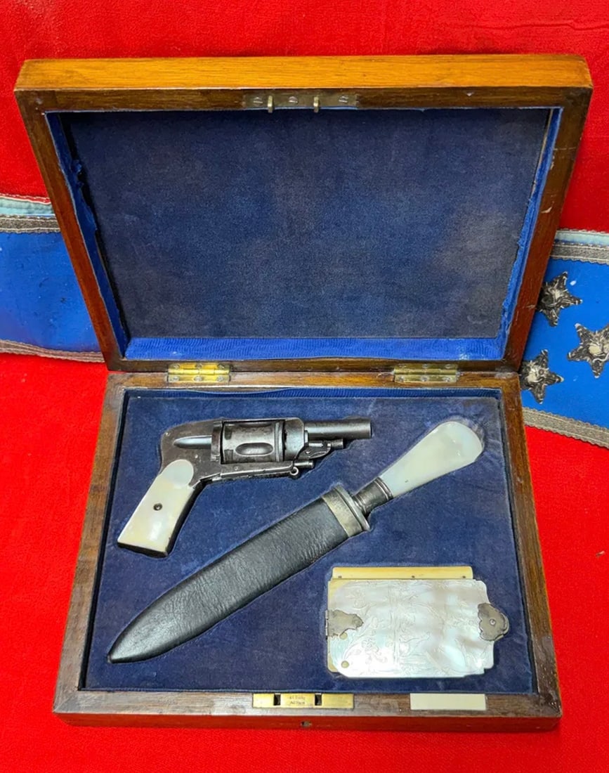 Civil War Period 1800s Gentleman’s Traveling Presentation Set with Revolver, Dagger & Dance Card (1 of 14)