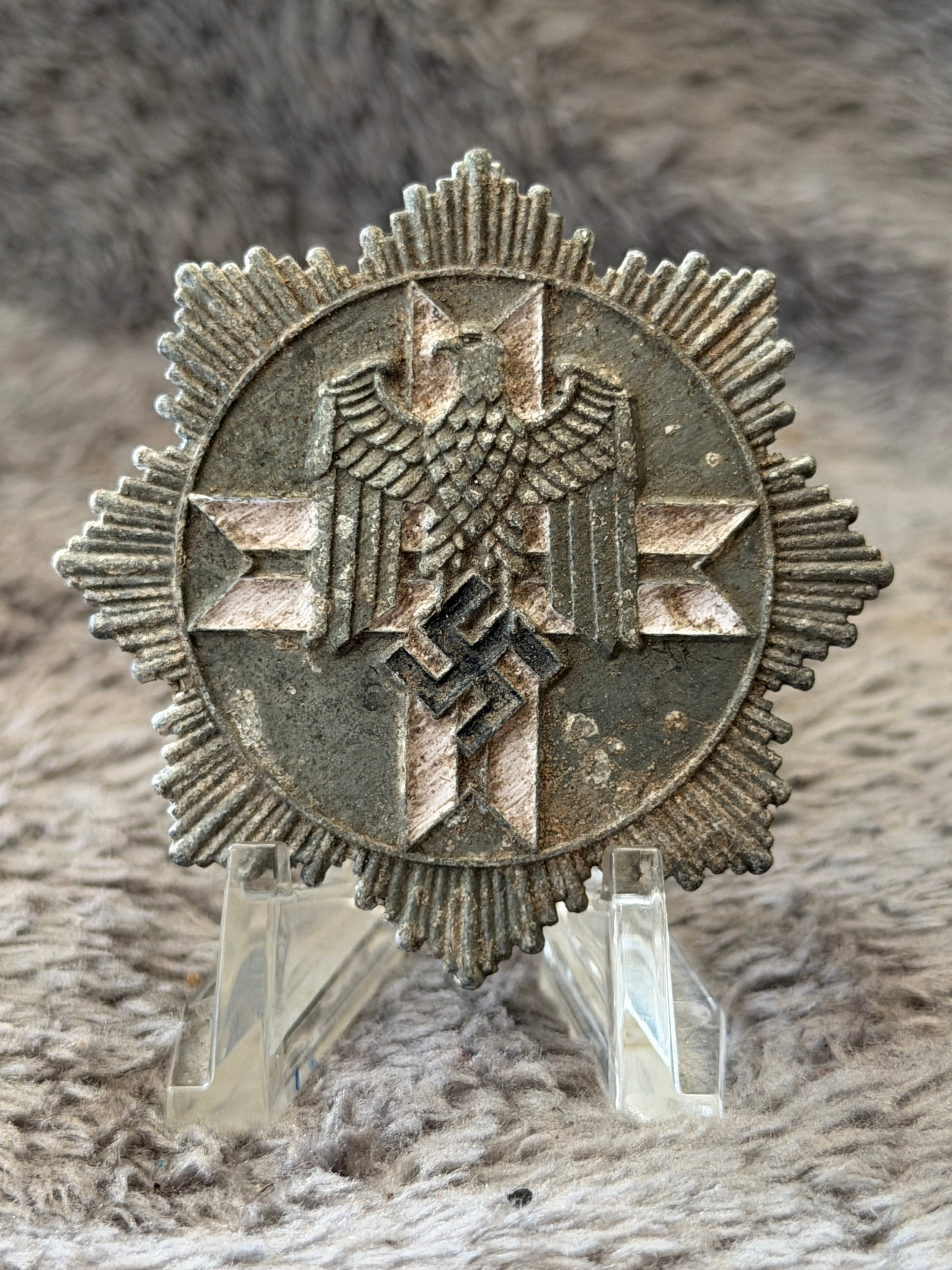 WWII German Social Welfare Decoration 2nd Class Breast Star Badge (1 of 4)