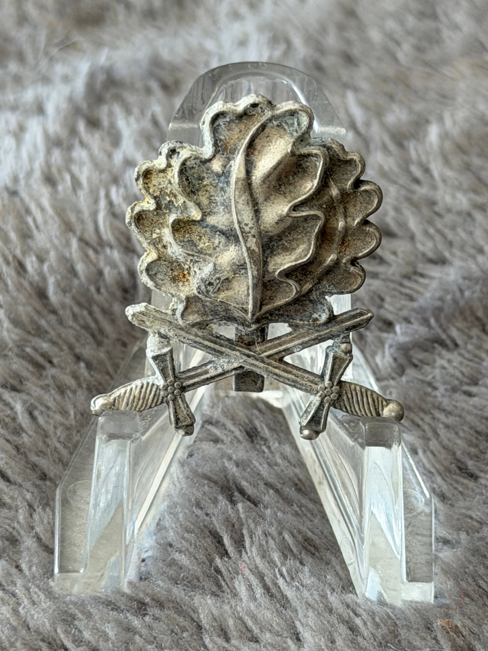 WWII German Army Jäger Officer’s Edelweiss Cap Insignia in 800 Silver – Maker Marked L/50 (1 of 4)