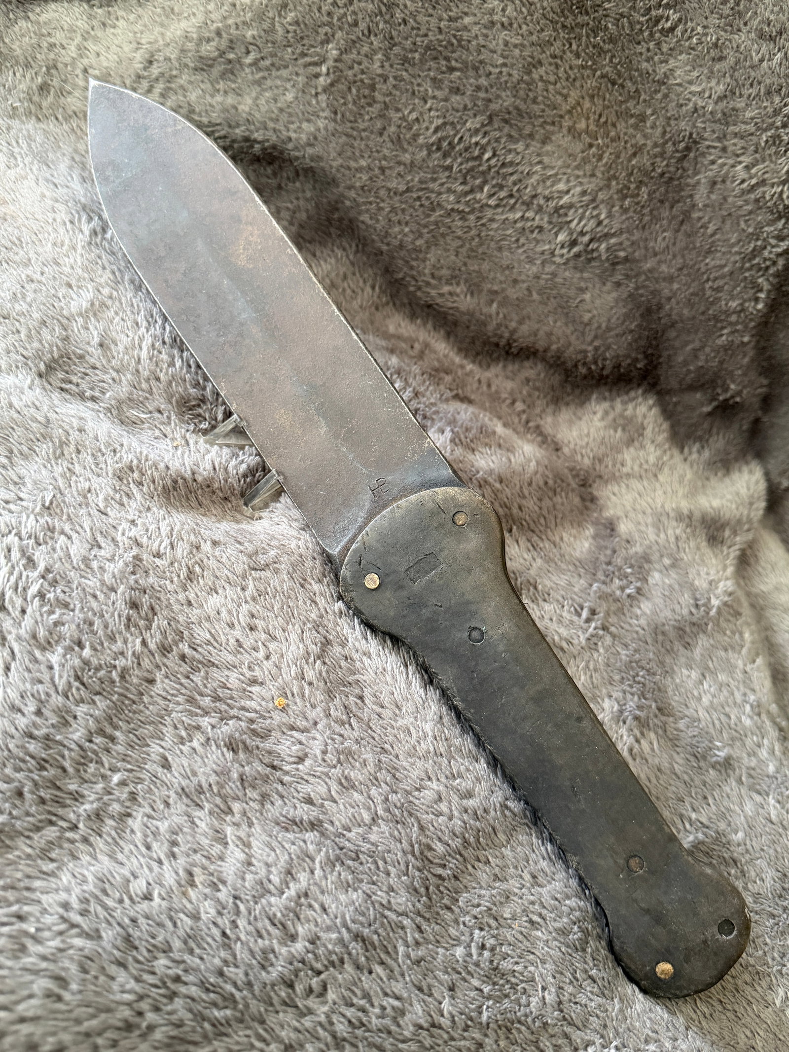 1800s Native American Indian Dag Knife by Hudson's Bay Company (HBC): This 1800s Native American Indian dag knife by the Hudson's Bay Company (HBC) features a broad, single-edged blade measuring approximately 6 inches in length with an overall length of approximately 14