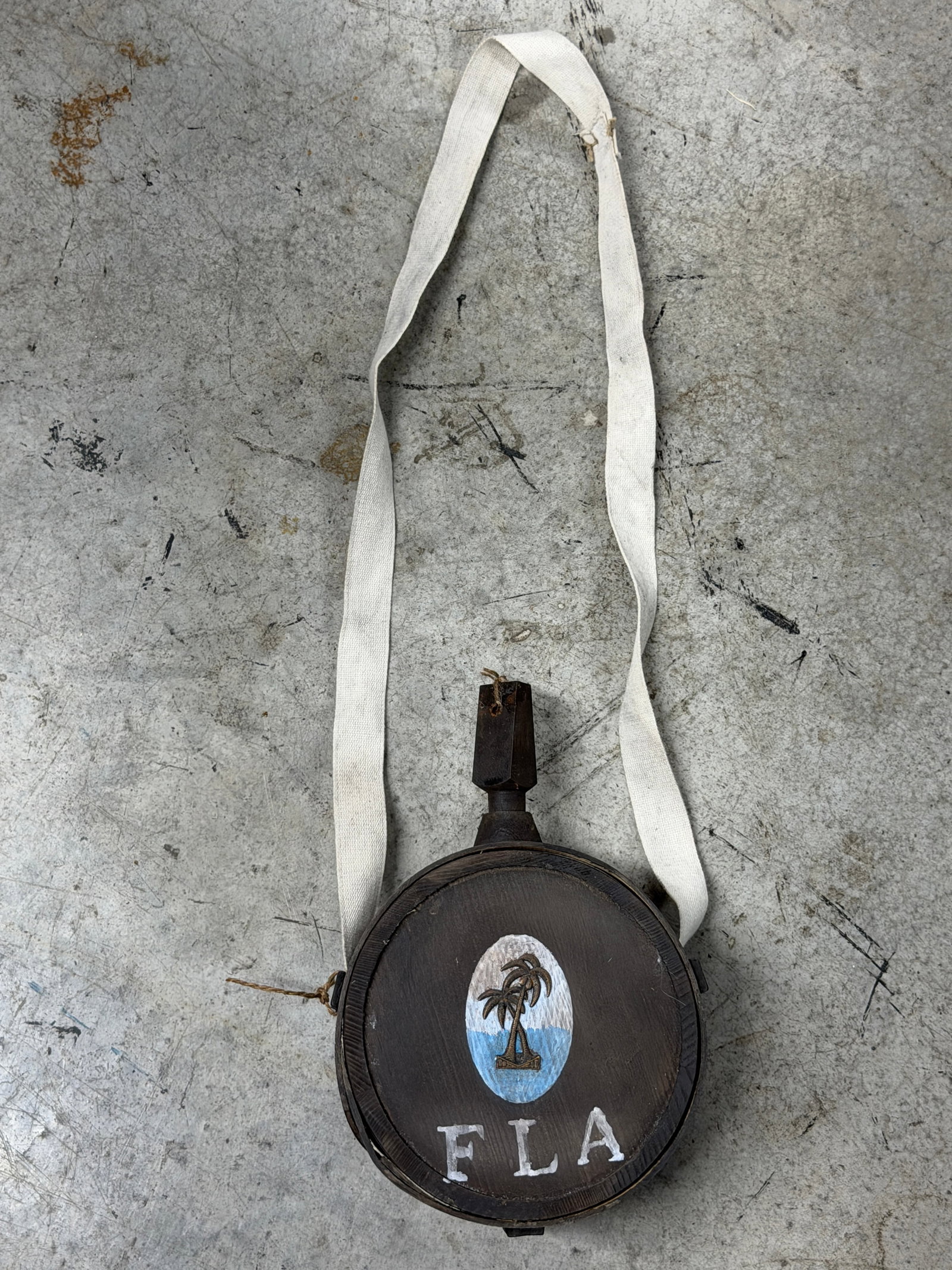Civil War Confederate Wooden Powder Flask with Florida Motif (1 of 6)