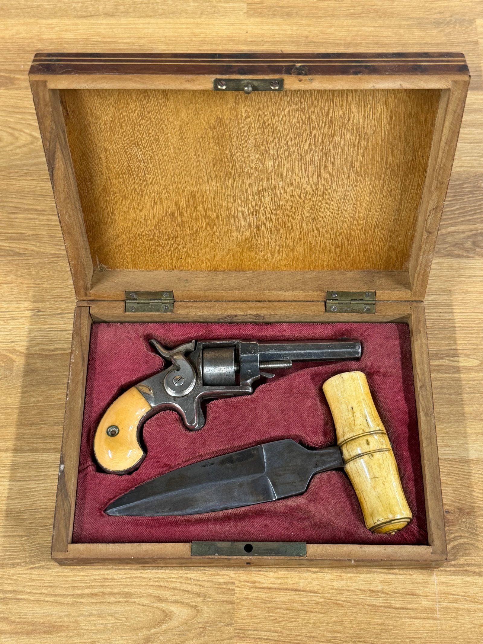 Civil War Cased Percussion Pocket Revolver & Push Dagger Set (1 of 11)