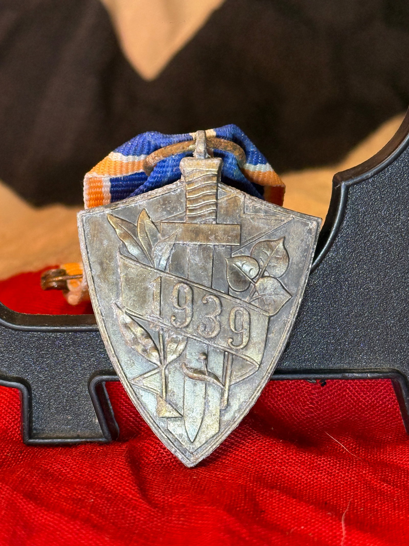 WWII Slovak Defense of Slovakia March 1939 Commemorative Medal: This commemorative medal honors the Defense of Slovakia during the events of March 1939. The obverse displays a sword over a shield bearing the date "1939" with patriotic floral motifs, while the reve
