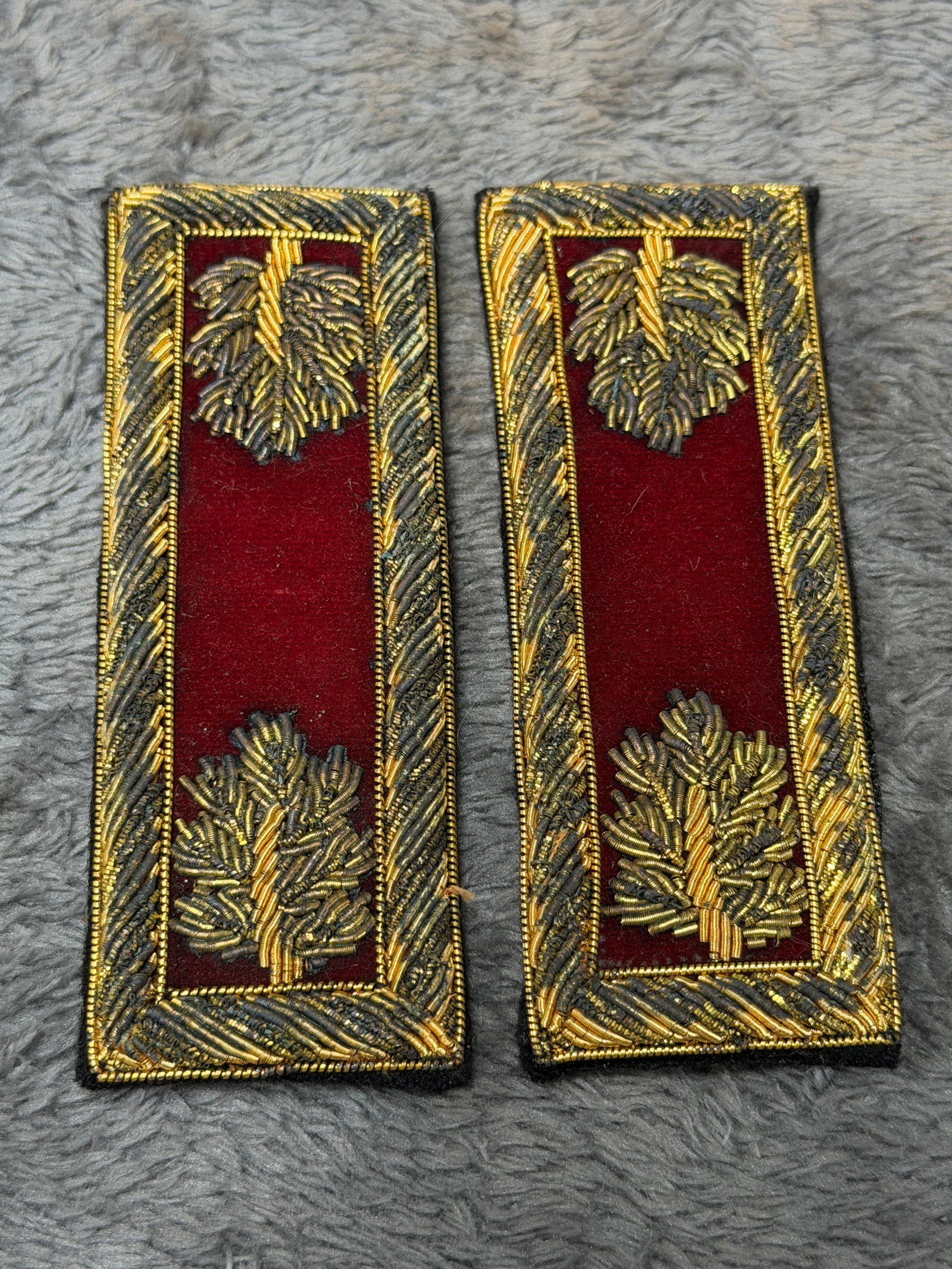 Civil War Infantry Major Officer Shoulder Boards Red Velvet Gold Bullion Oak Leaves Pair (1 of 4)